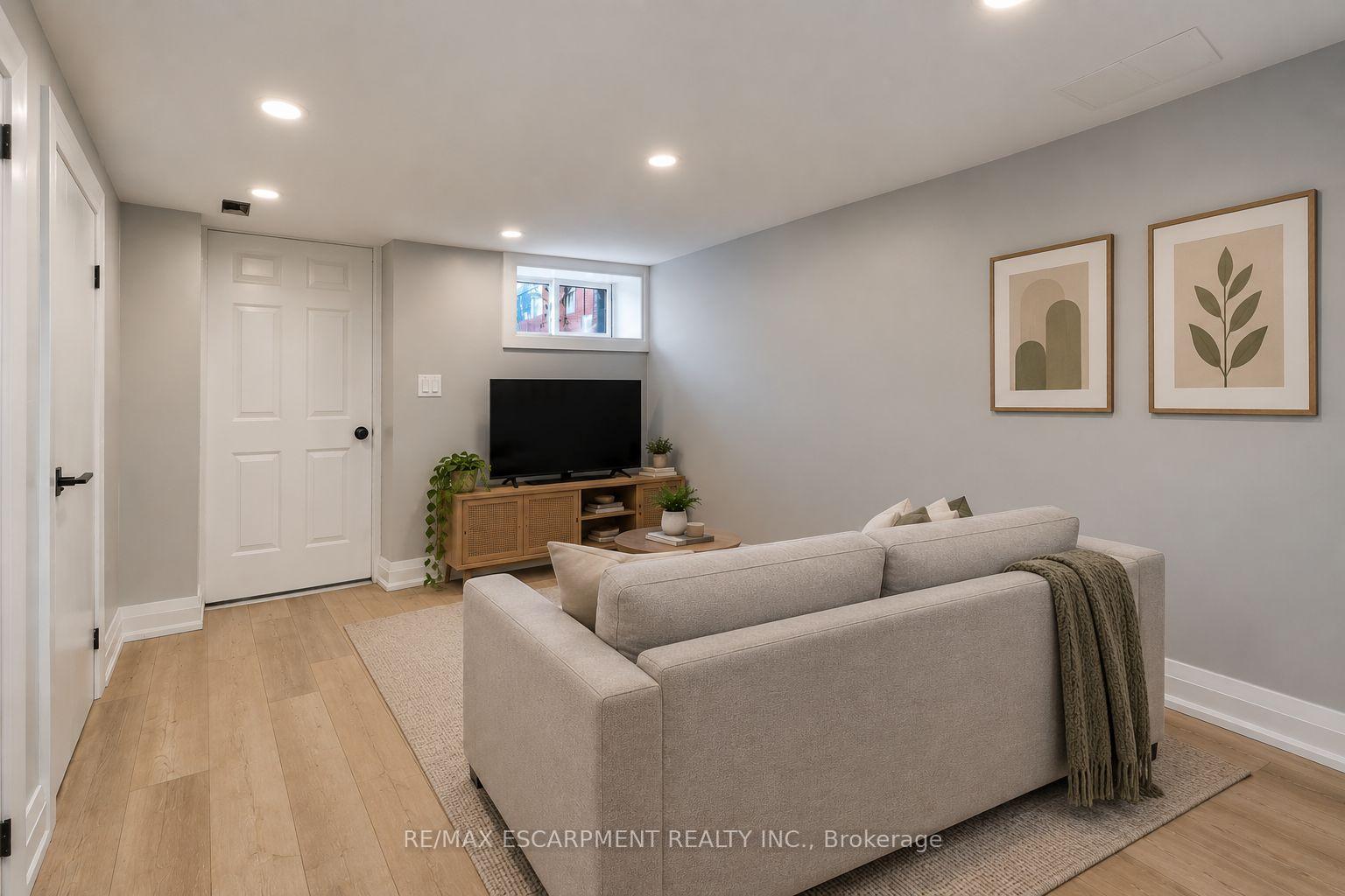 Photo 42 of 106 Barnesdale Avenue N, Hamilton, Stipley — HOMEH