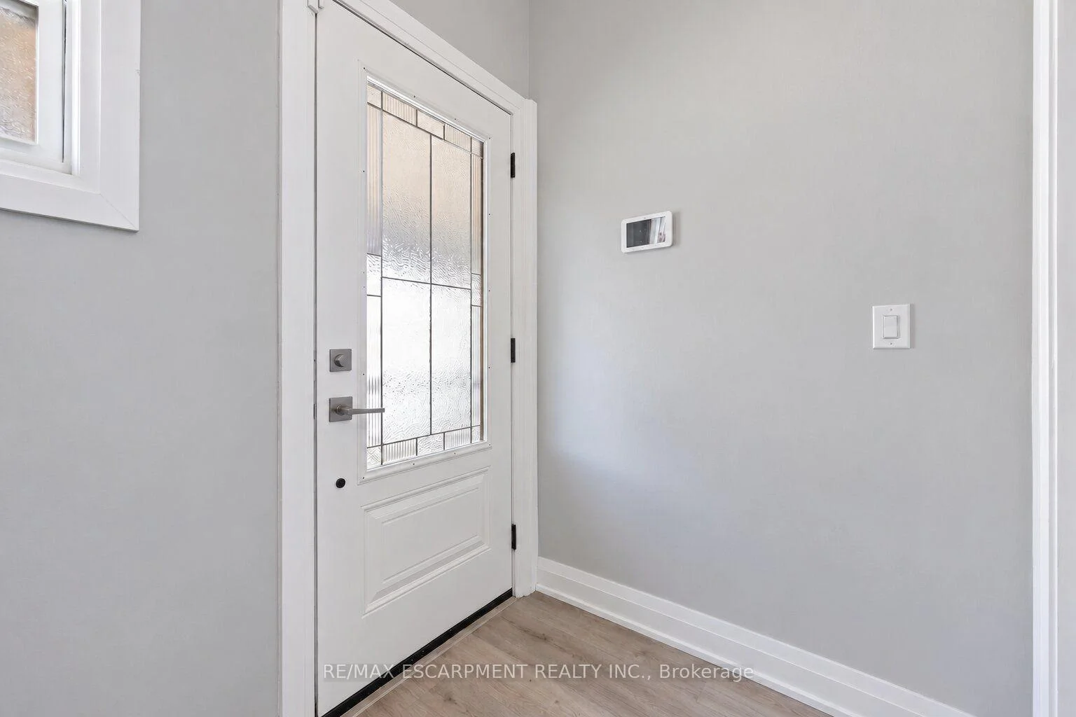 Photo 7 of 106 Barnesdale Avenue N, Hamilton, Stipley — HOMEH