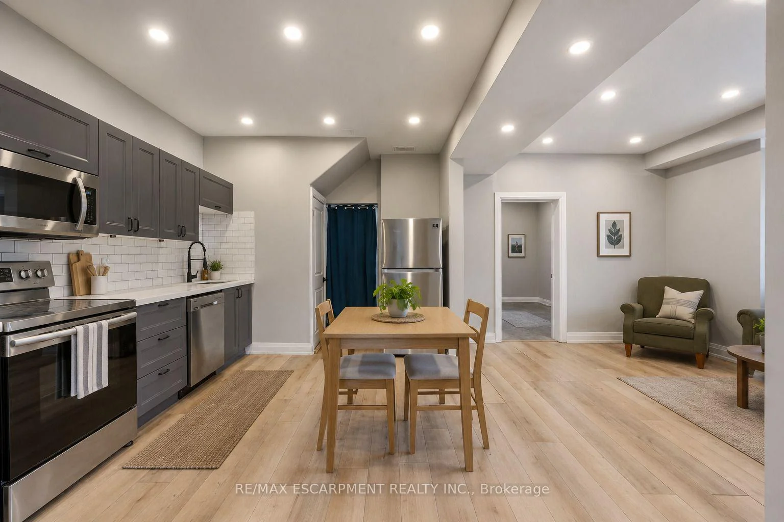 Photo 26 of 106 Barnesdale Avenue N, Hamilton, Stipley — HOMEH