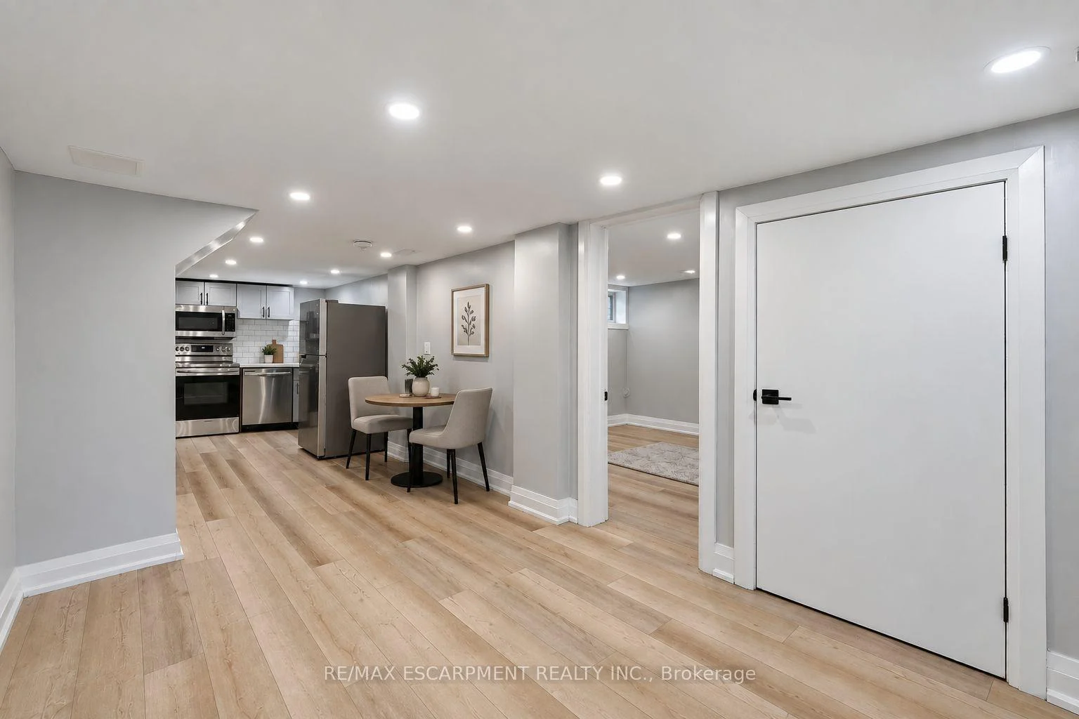 Photo 43 of 106 Barnesdale Avenue N, Hamilton, Stipley — HOMEH
