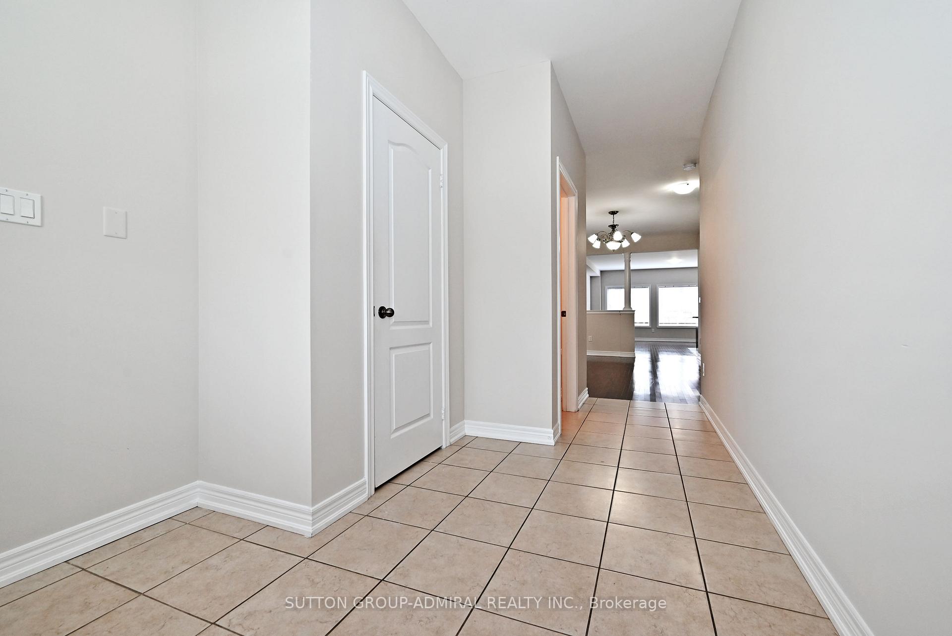 Photo 5 of 110 Southdown Avenue, Vaughan, Patterson — HOMEH