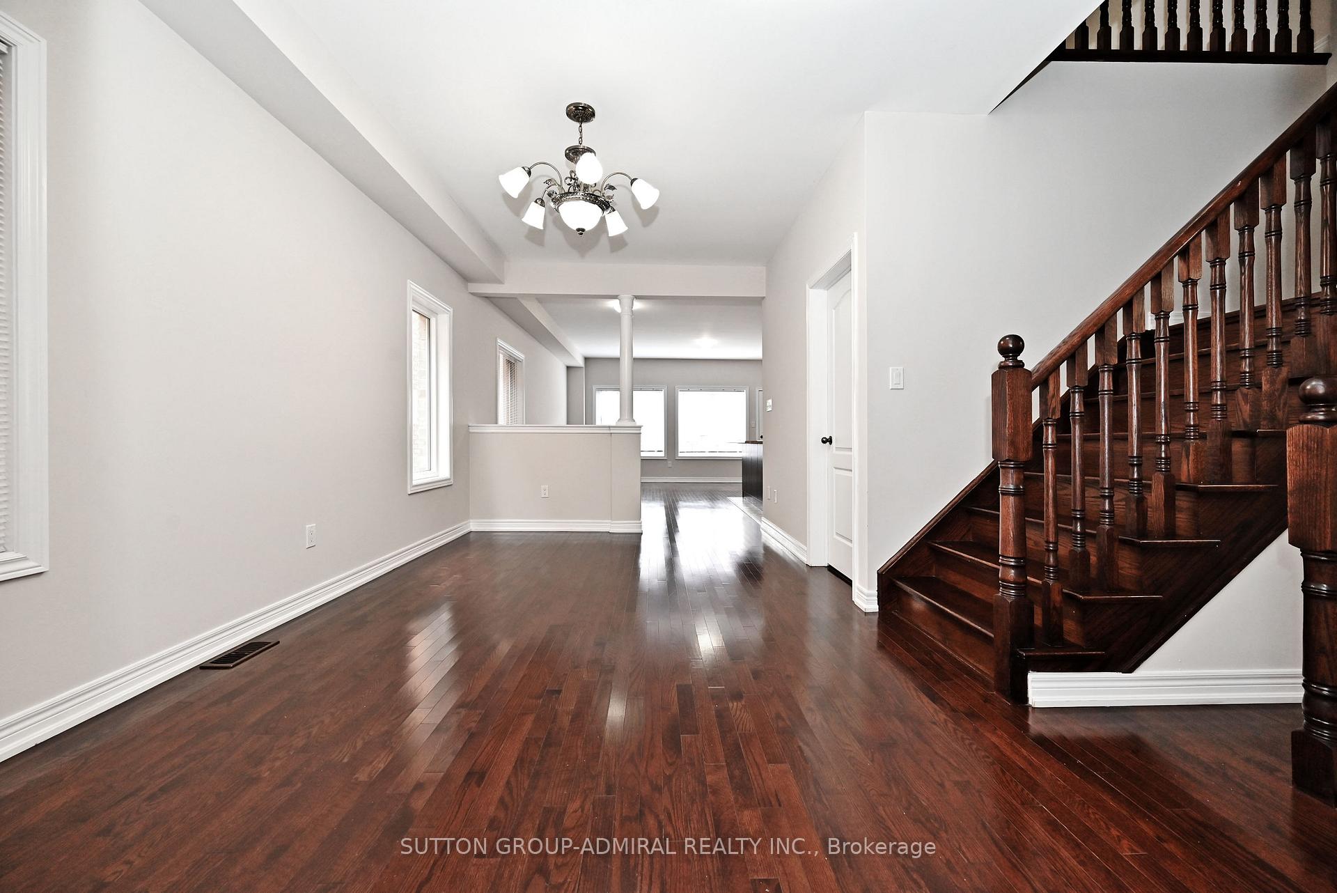 Photo 7 of 110 Southdown Avenue, Vaughan, Patterson — HOMEH