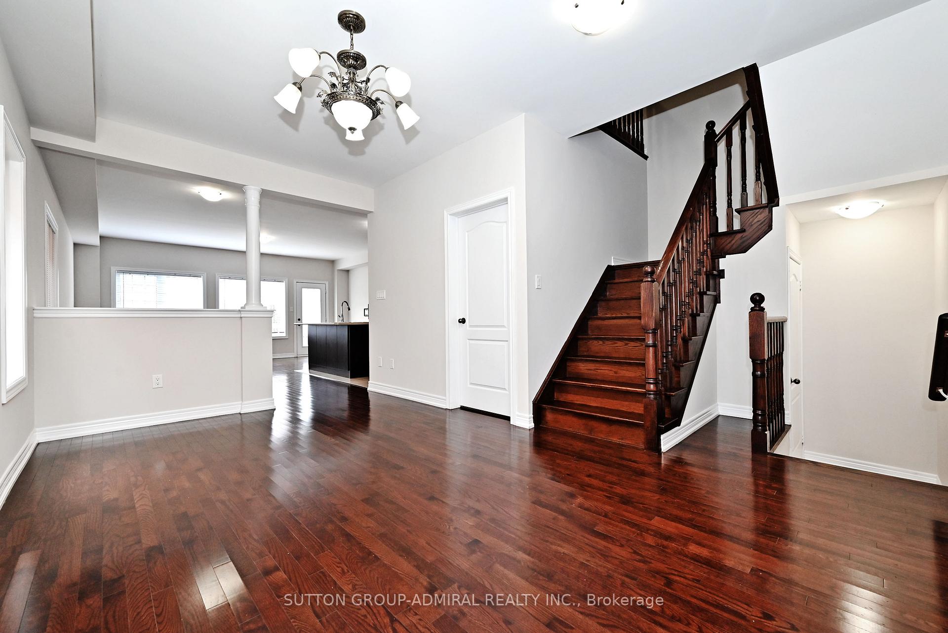 Photo 9 of 110 Southdown Avenue, Vaughan, Patterson — HOMEH