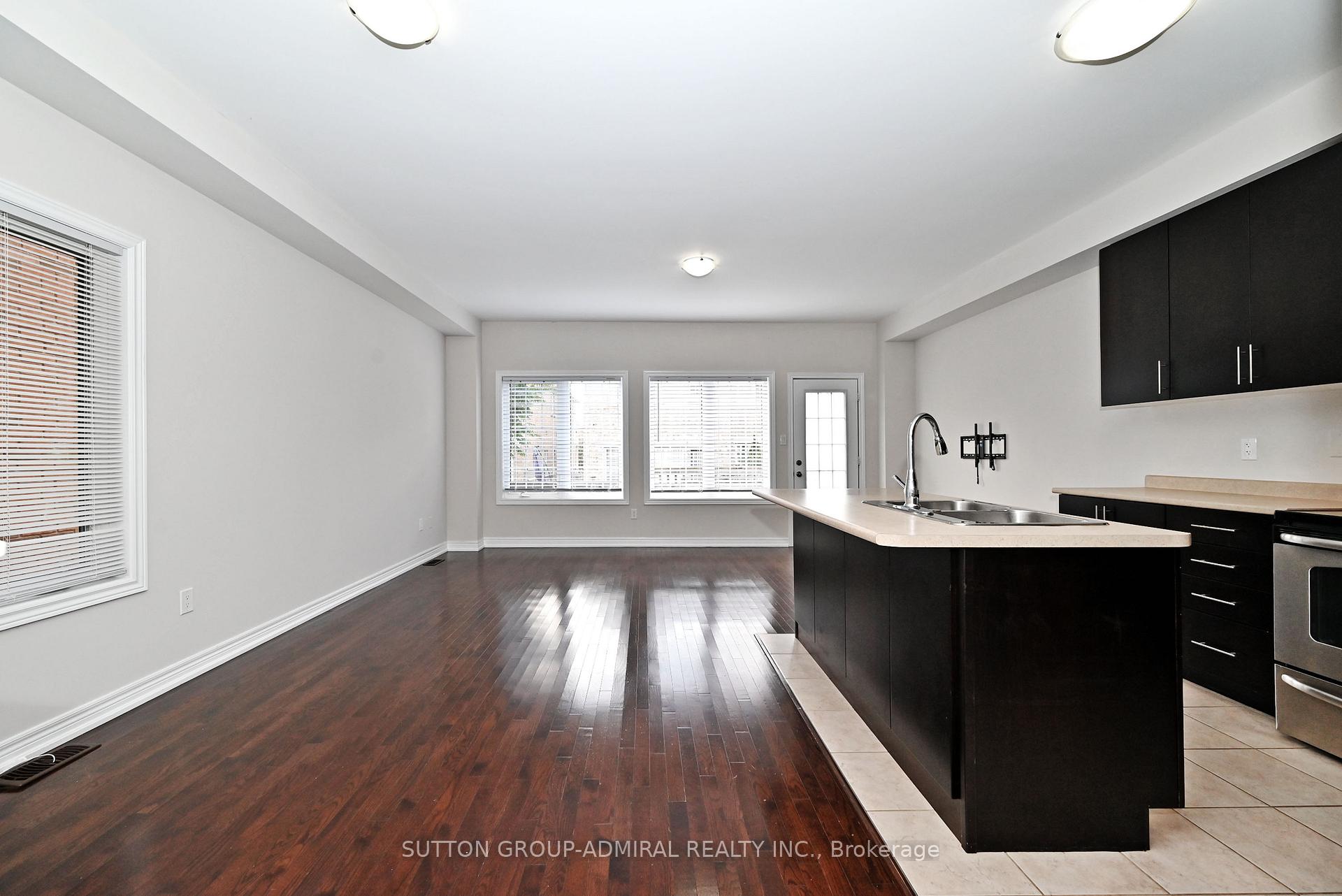 Photo 11 of 110 Southdown Avenue, Vaughan, Patterson — HOMEH