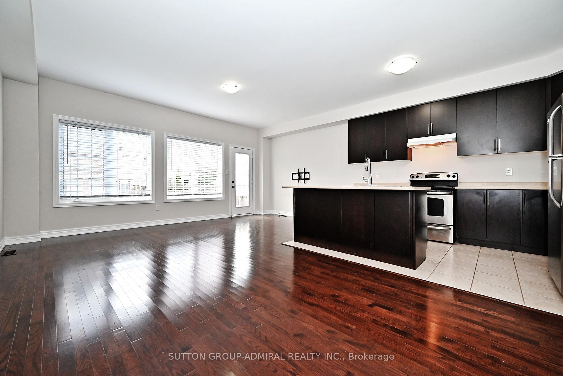 Photo 13 of 110 Southdown Avenue, Vaughan, Patterson — HOMEH