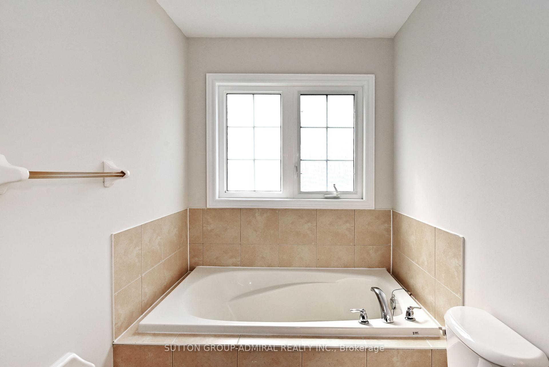 Photo 53 of 110 Southdown Avenue, Vaughan, Patterson — HOMEH