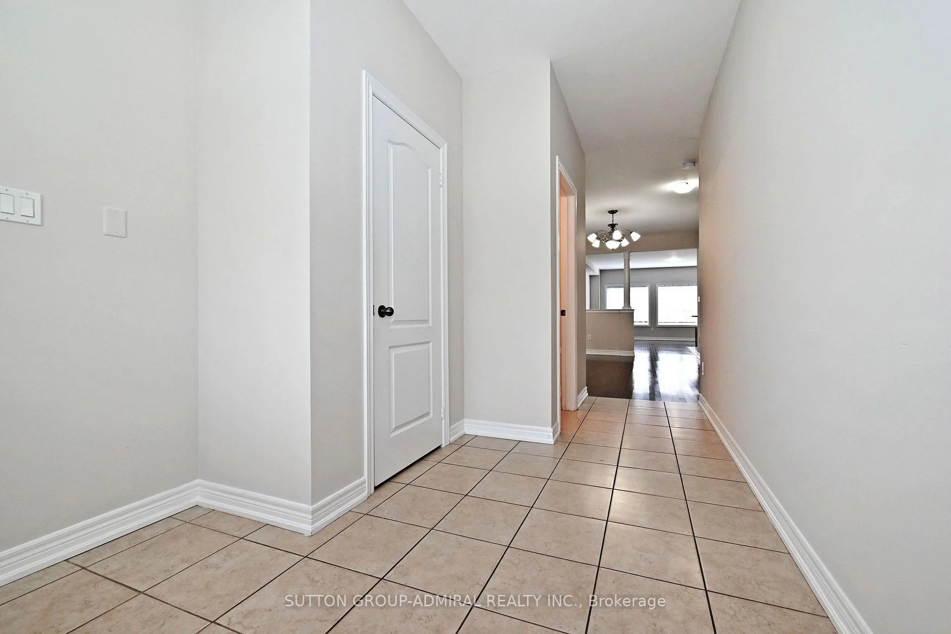 Photo 6 of 110 Southdown Avenue, Vaughan, Patterson — HOMEH