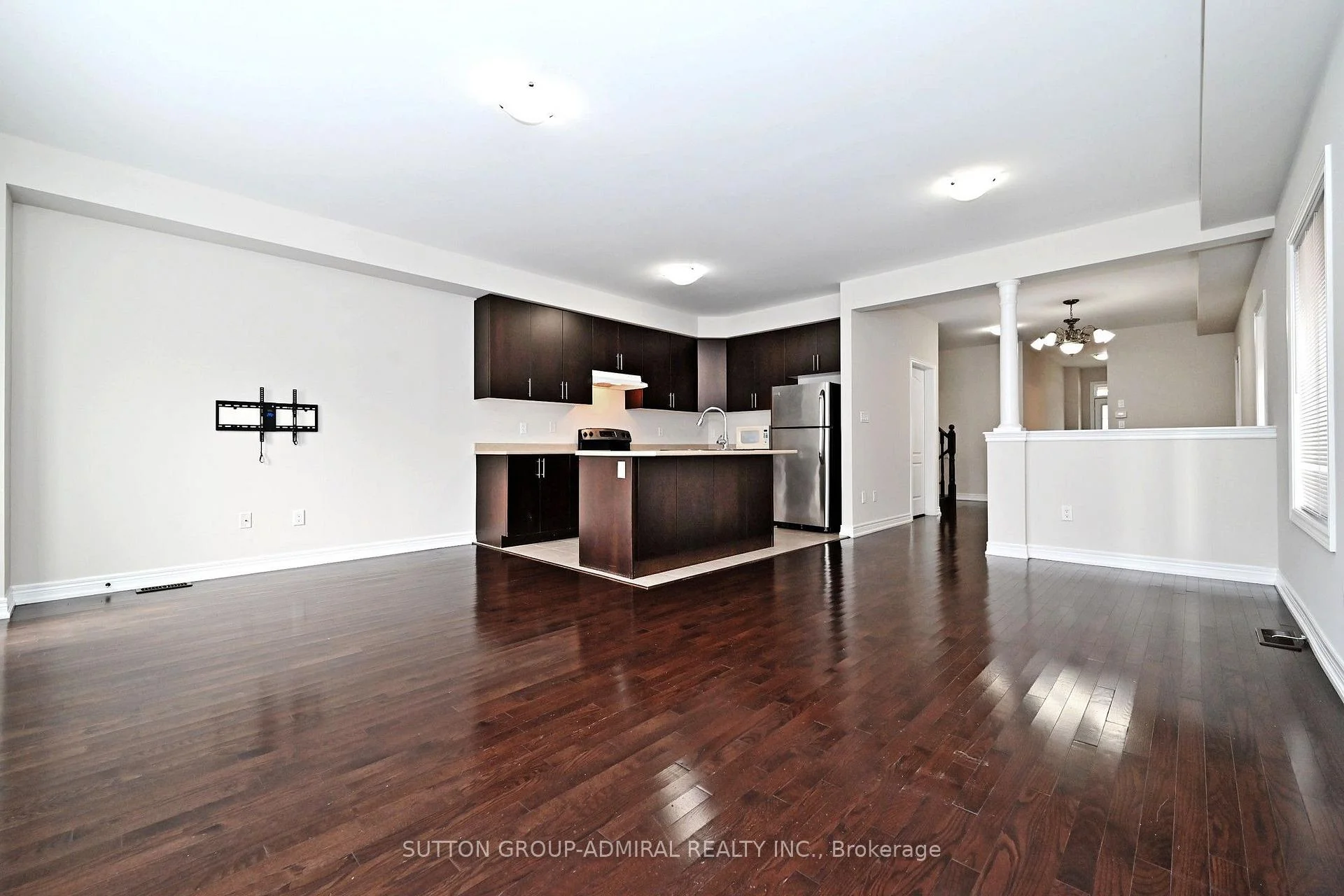 Photo 14 of 110 Southdown Avenue, Vaughan, Patterson — HOMEH