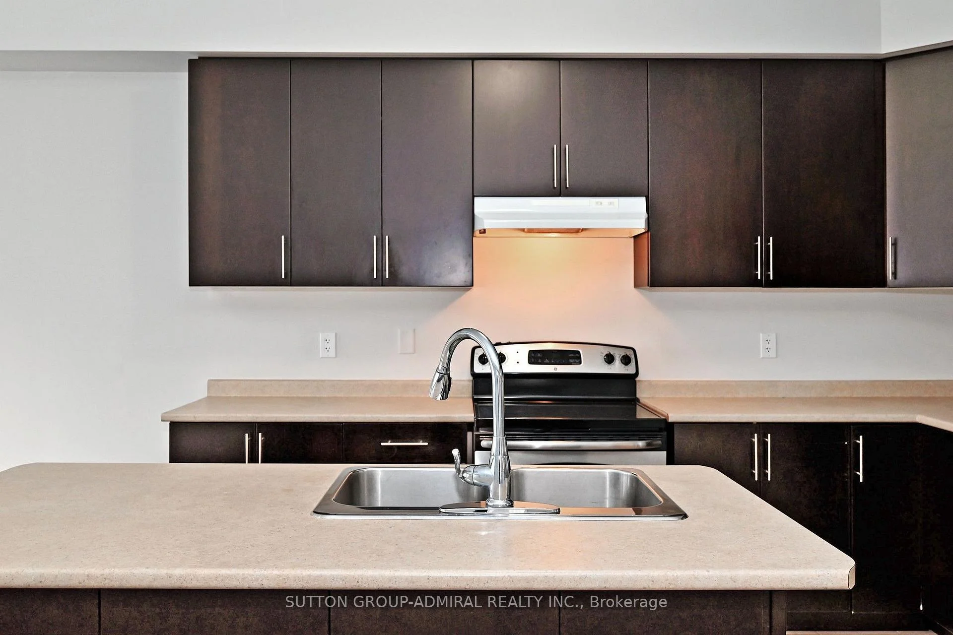 Photo 22 of 110 Southdown Avenue, Vaughan, Patterson — HOMEH