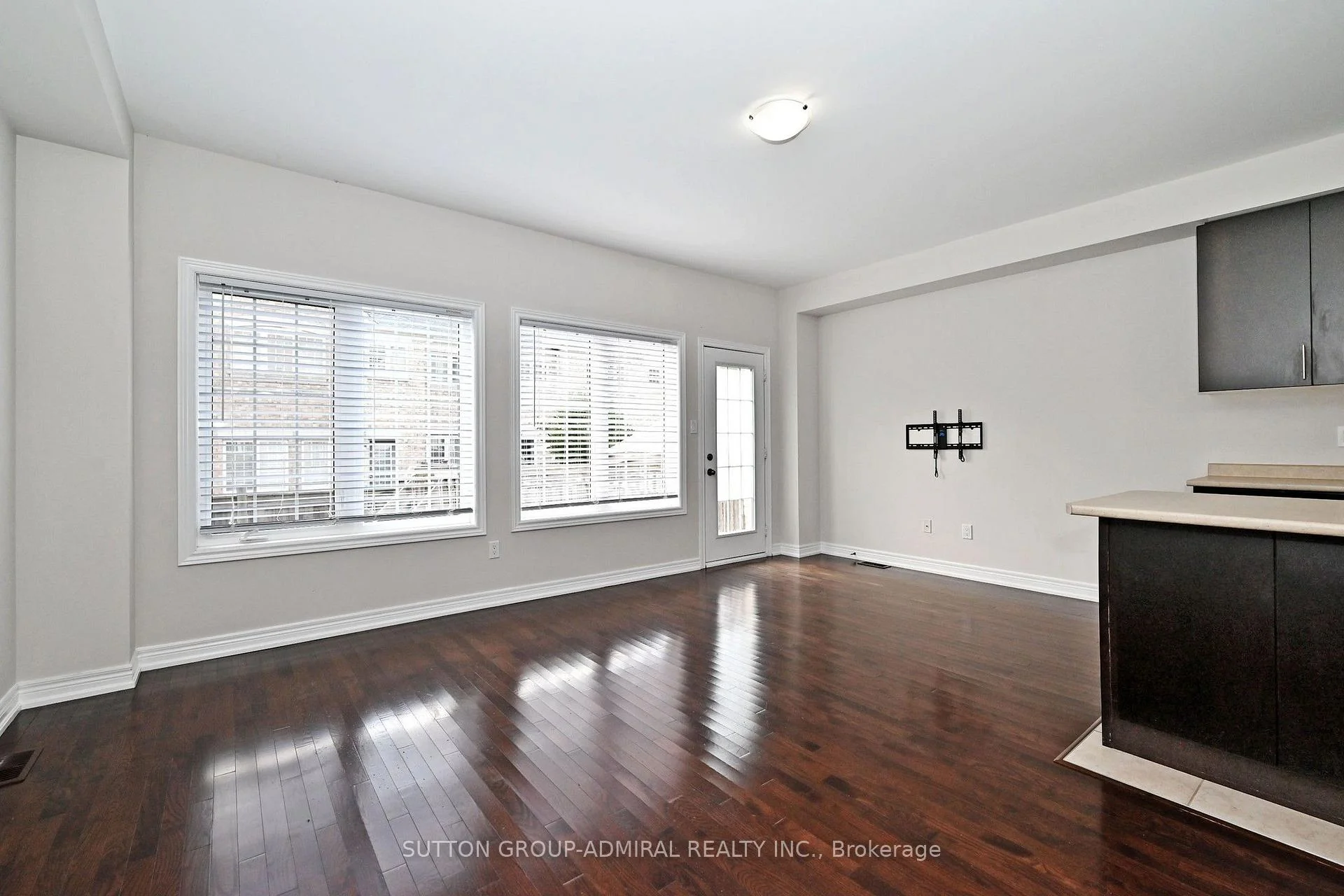 Photo 36 of 110 Southdown Avenue, Vaughan, Patterson — HOMEH