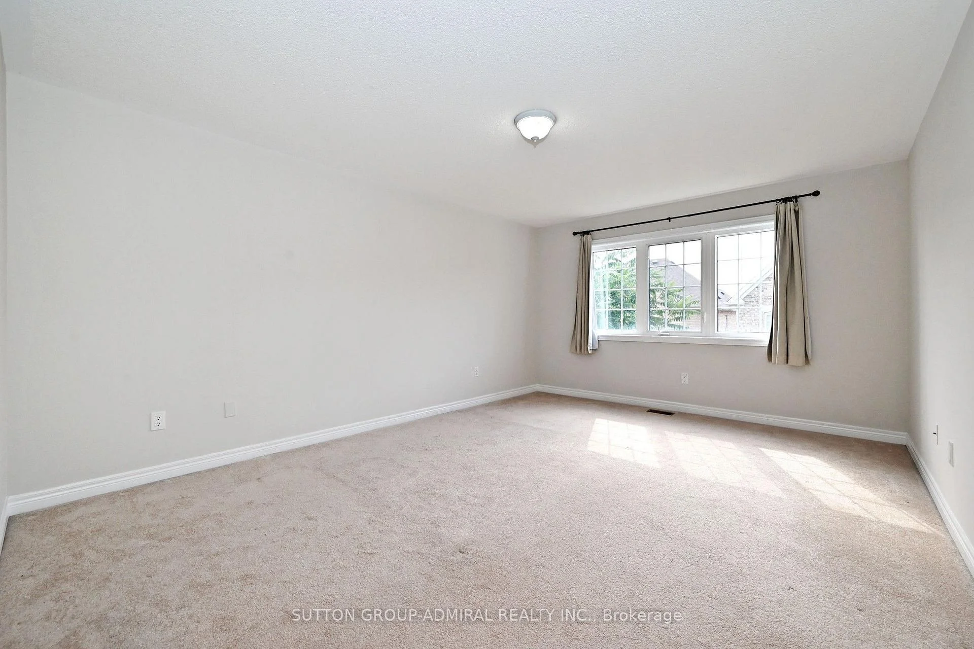 Photo 46 of 110 Southdown Avenue, Vaughan, Patterson — HOMEH