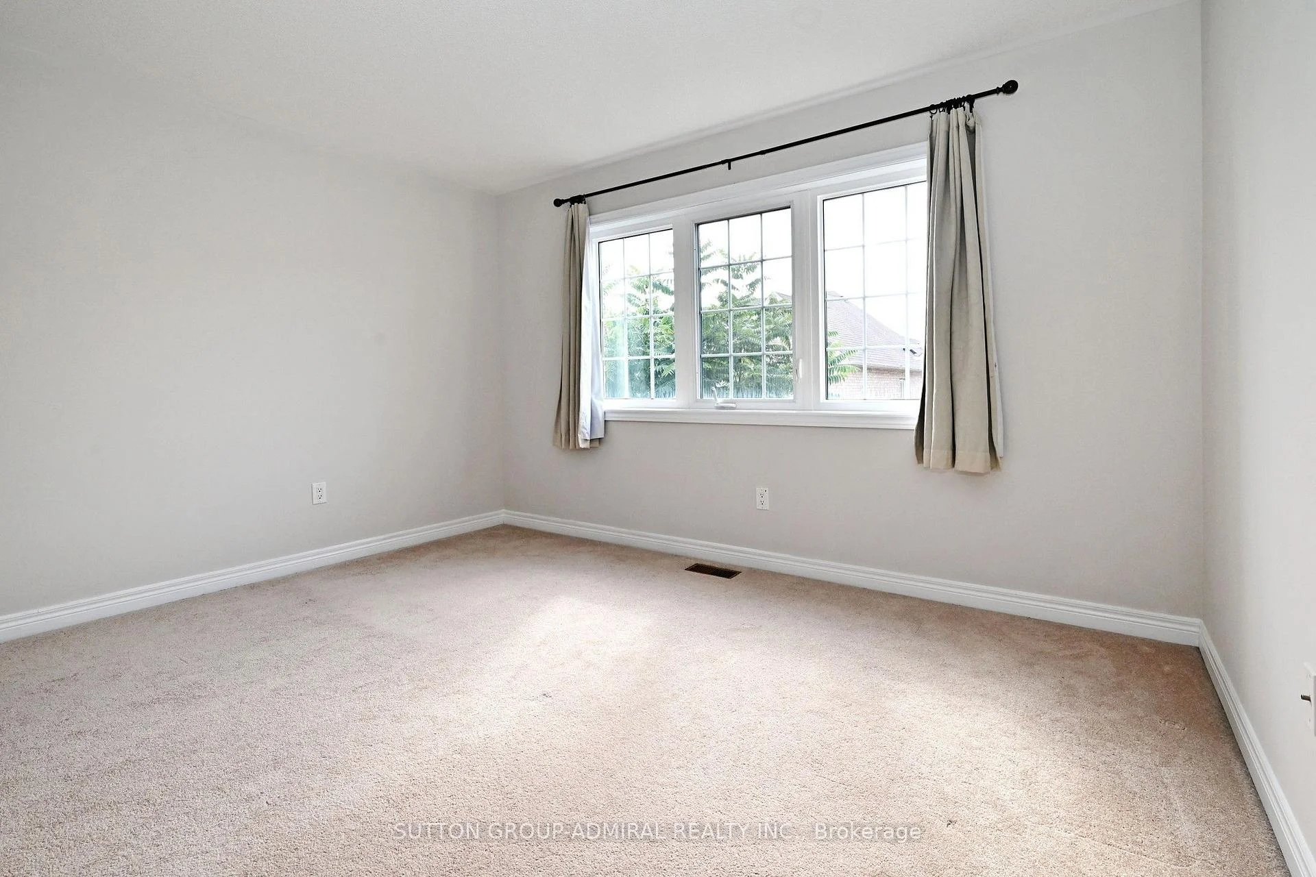 Photo 48 of 110 Southdown Avenue, Vaughan, Patterson — HOMEH