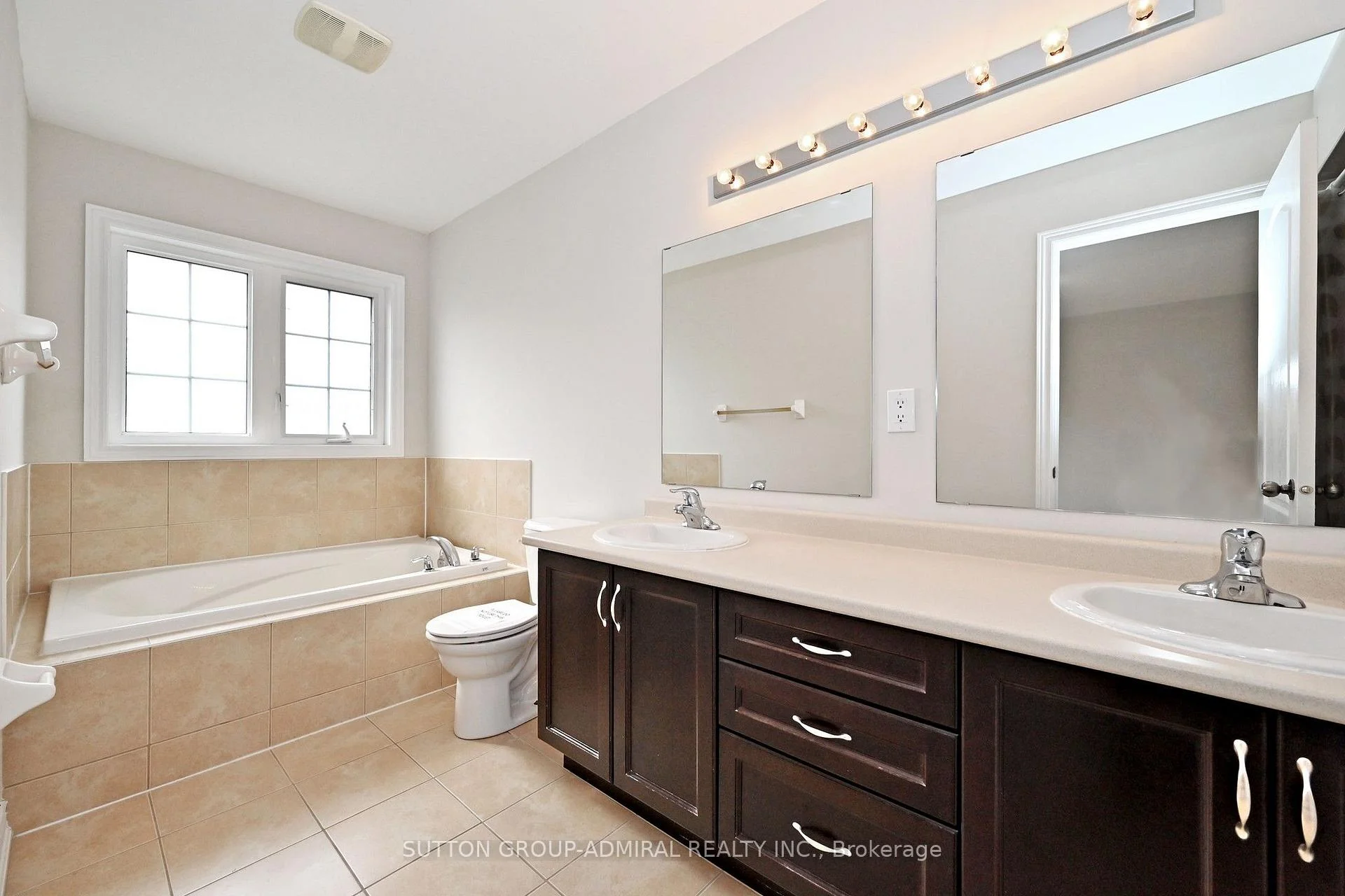 Photo 54 of 110 Southdown Avenue, Vaughan, Patterson — HOMEH