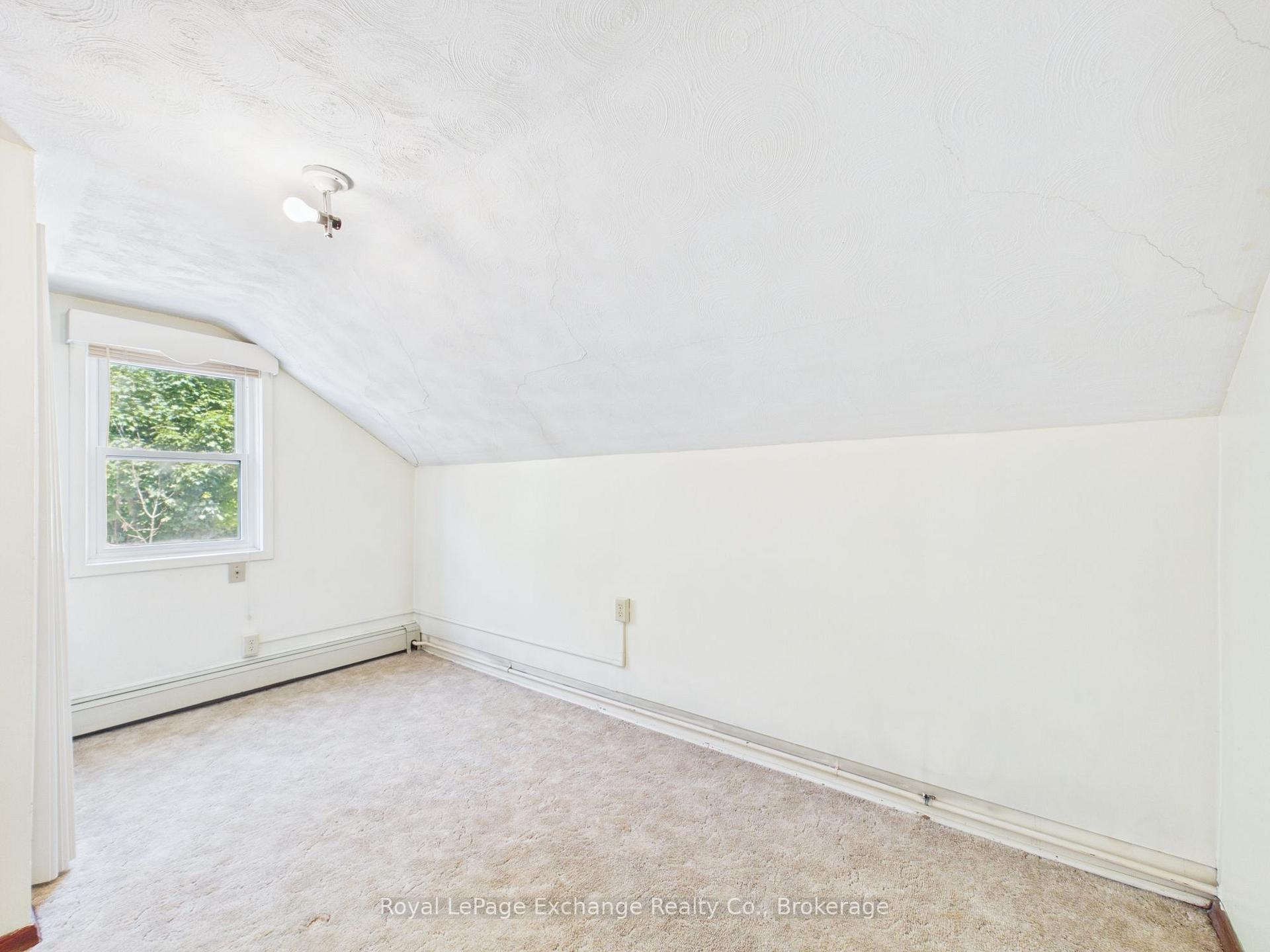 Photo 11 of 856 Olde Victoria Street, Kincardine — HOMEH