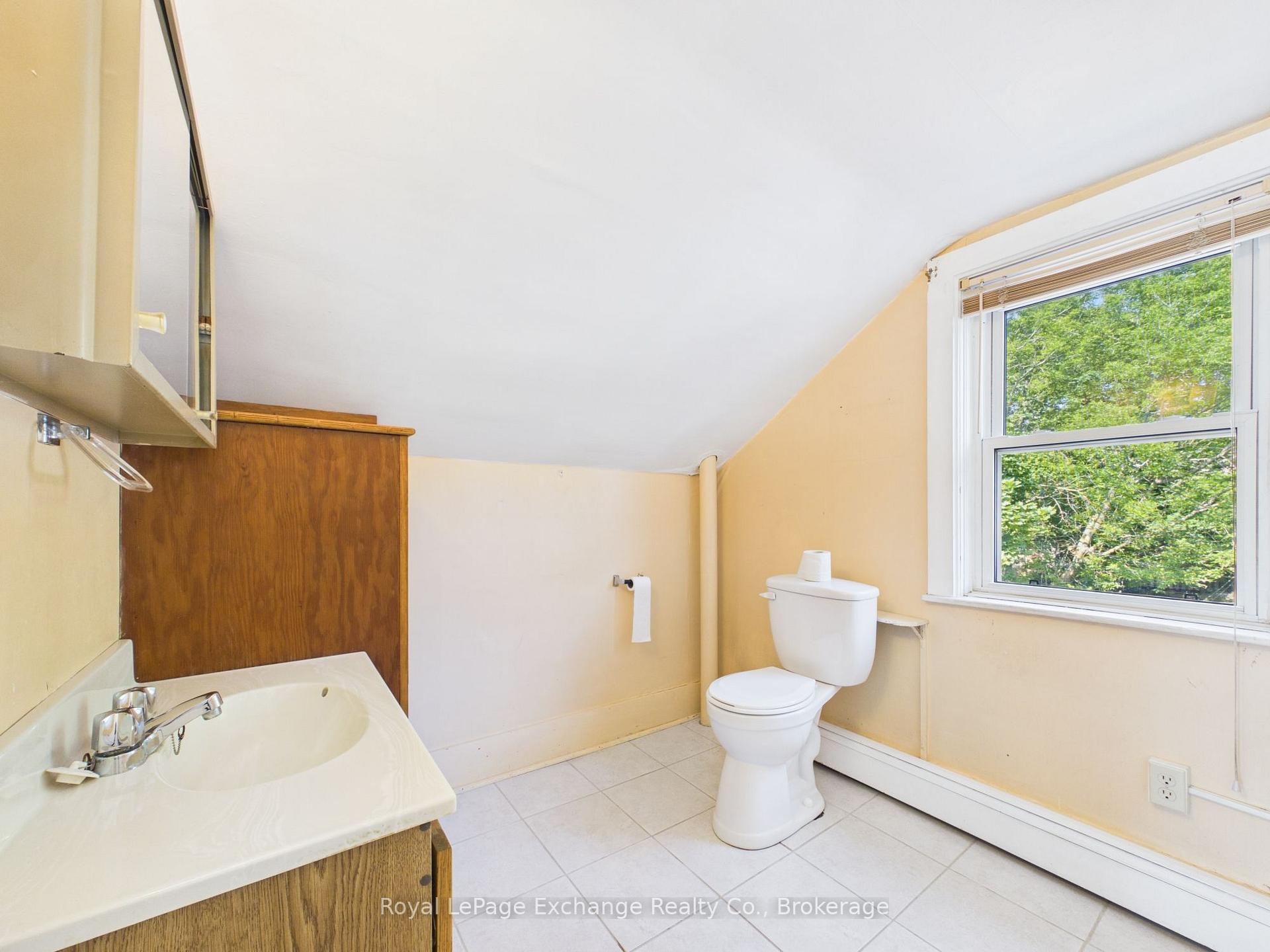 Photo 12 of 856 Olde Victoria Street, Kincardine — HOMEH