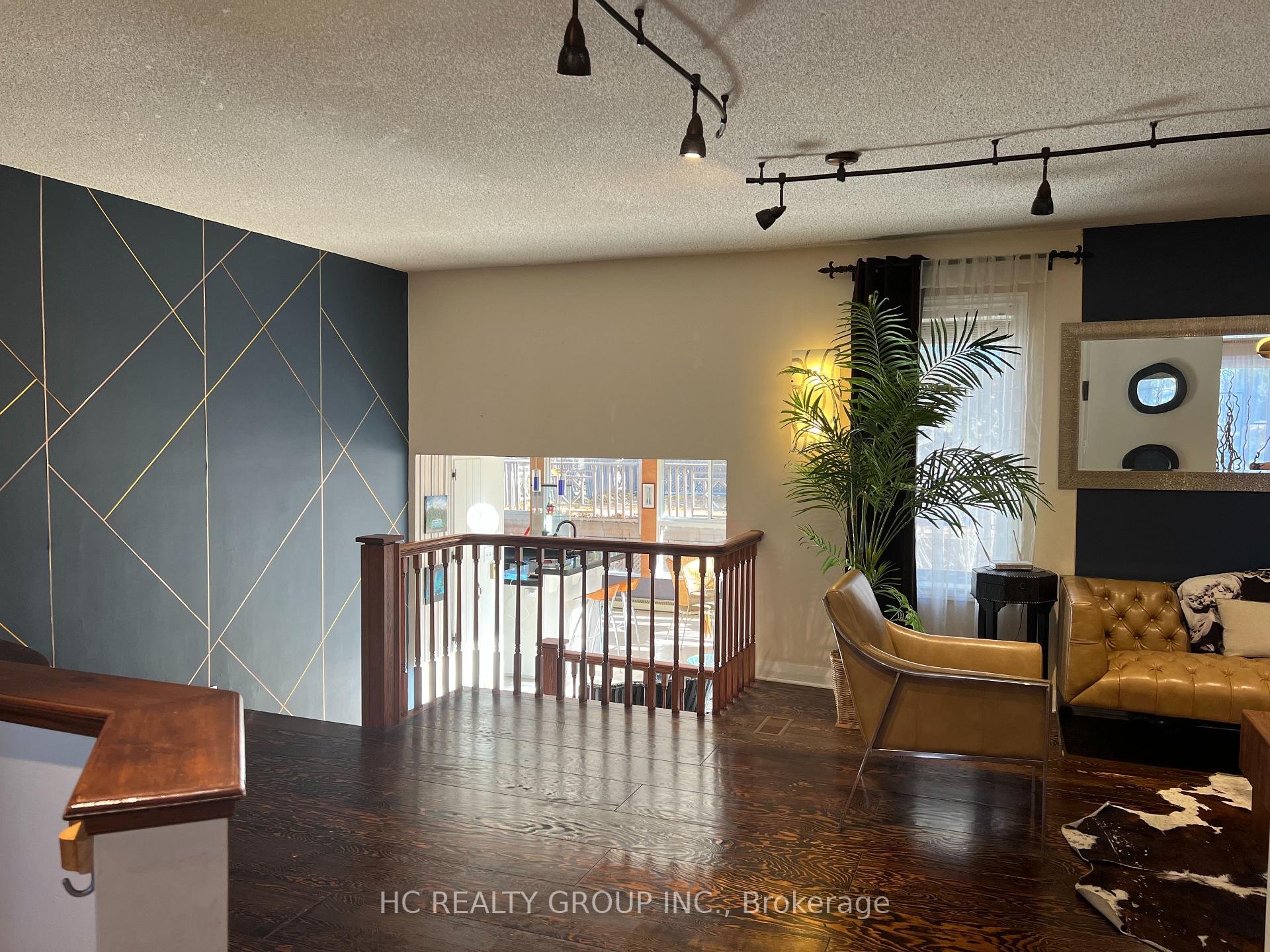 Photo 9 of 75 Shilton Road, Scarborough, Agincourt South-Malvern West — HOMEH