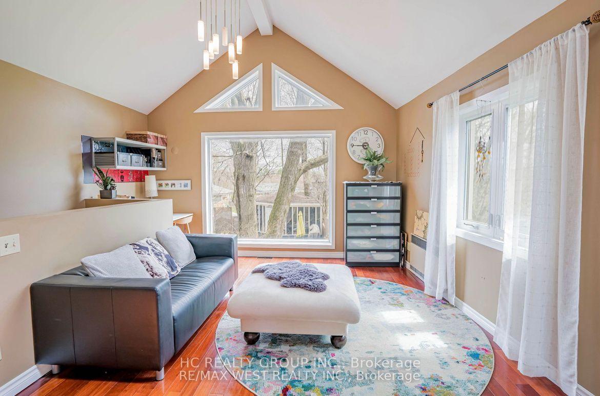 Photo 22 of 75 Shilton Road, Scarborough, Agincourt South-Malvern West — HOMEH