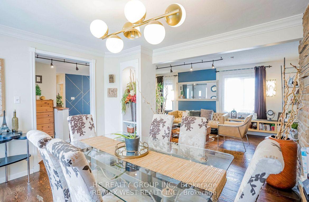 Photo 28 of 75 Shilton Road, Scarborough, Agincourt South-Malvern West — HOMEH