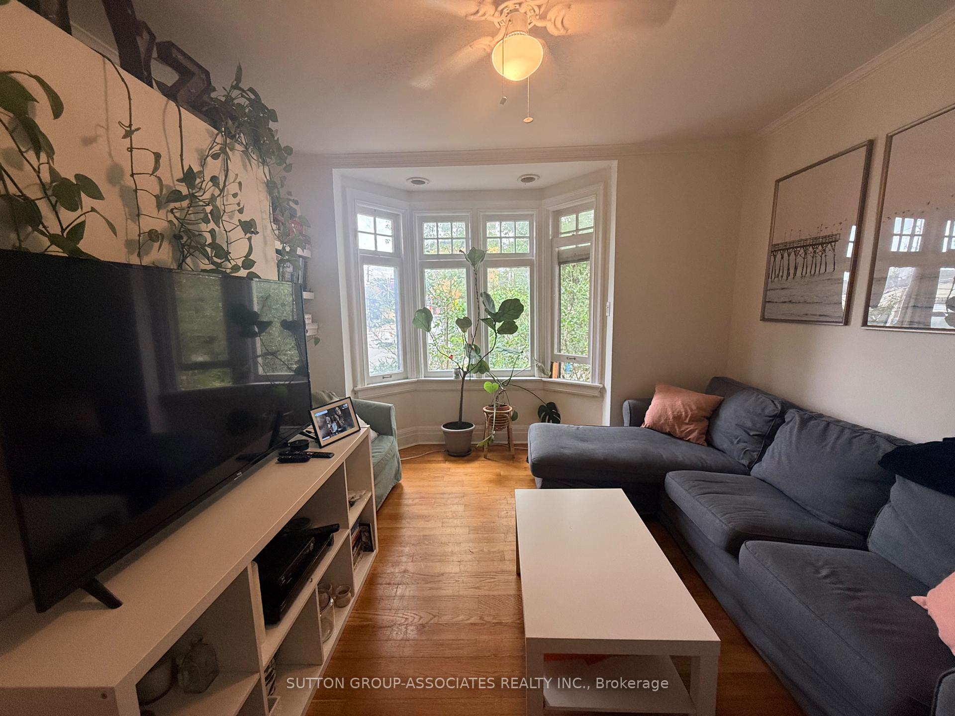 Photo 5 of Unit Upper, 184 Madison Avenue, Toronto, The Annex — HOMEH