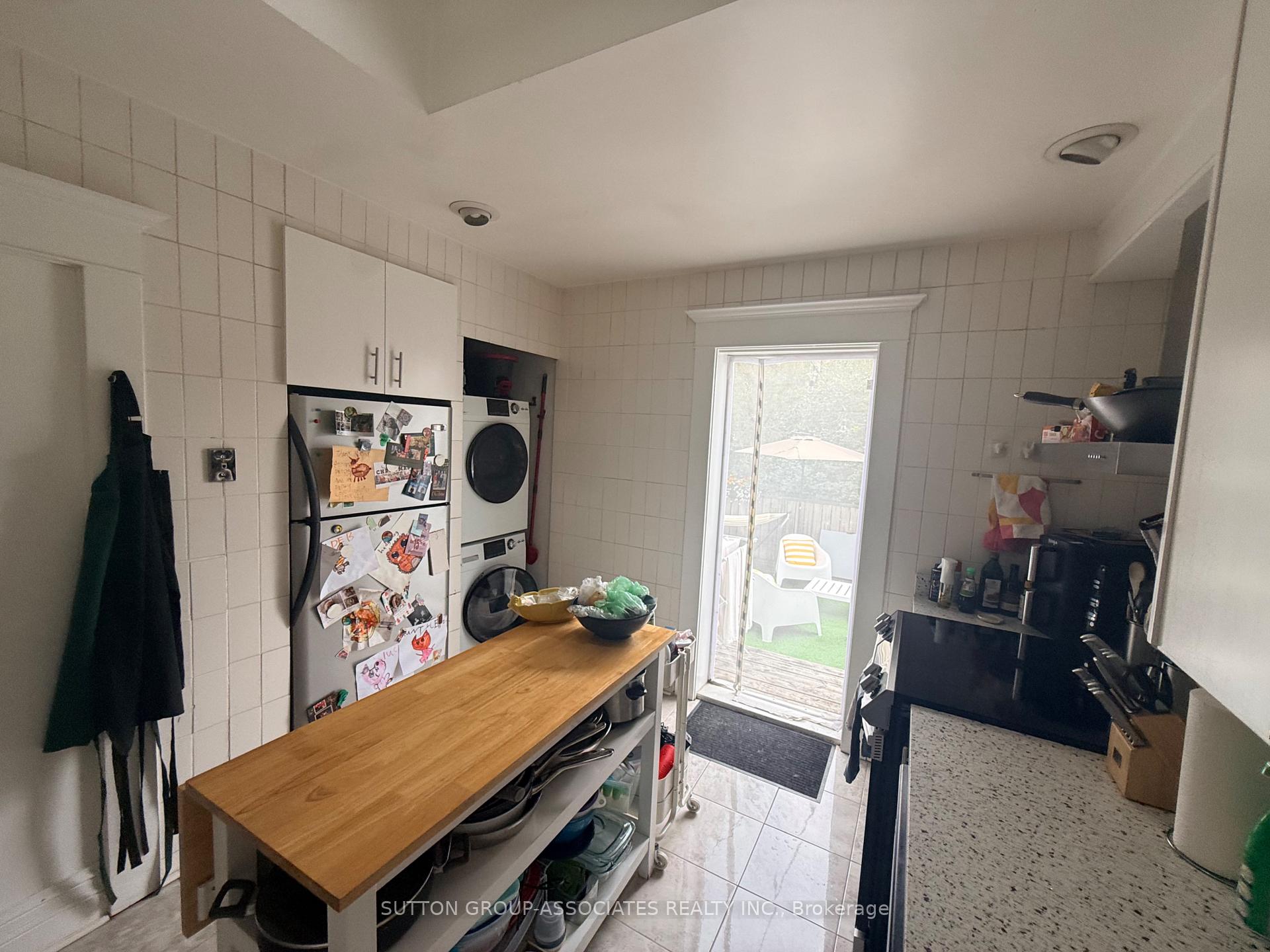 Photo 10 of Unit Upper, 184 Madison Avenue, Toronto, The Annex — HOMEH