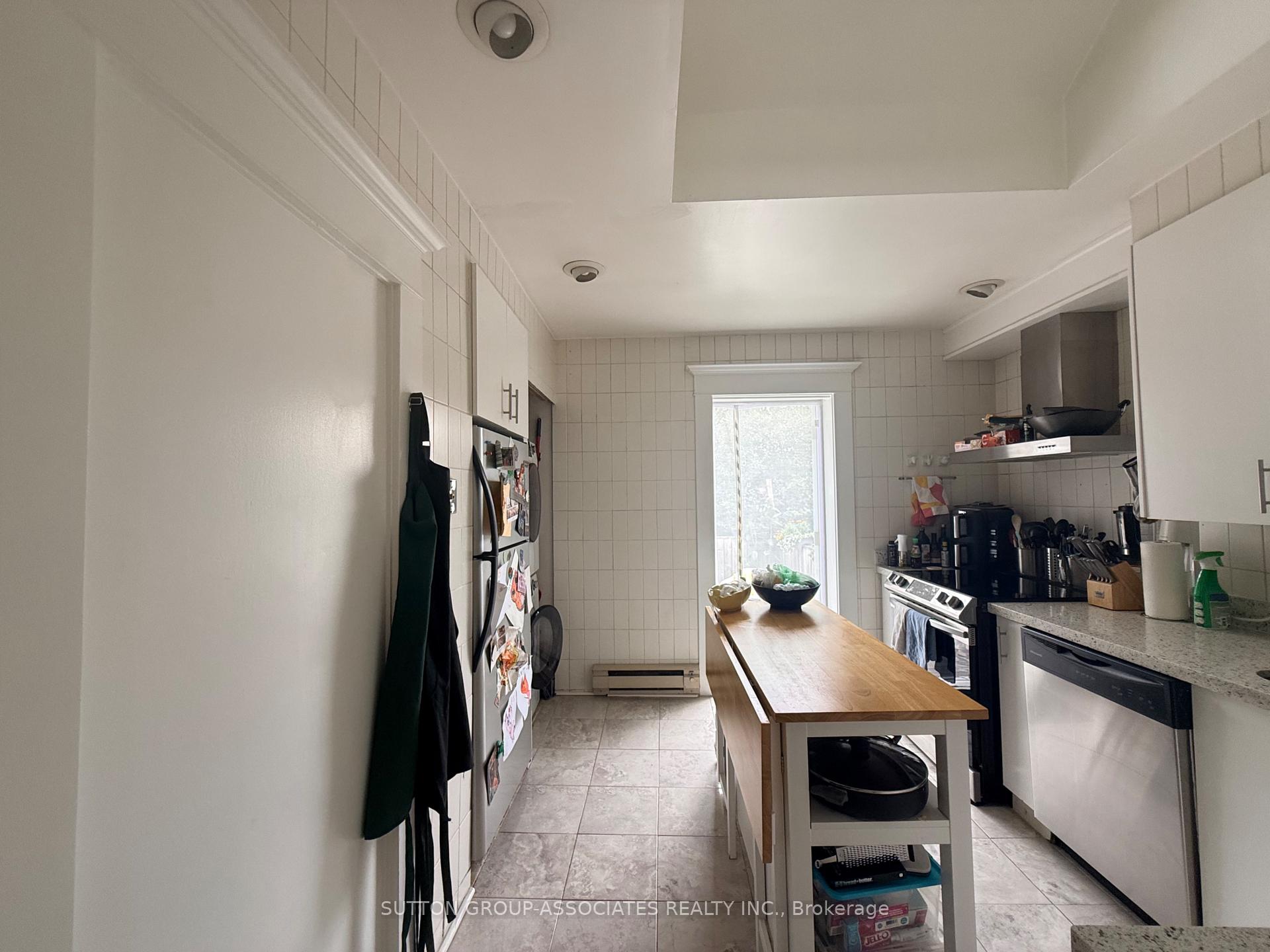 Photo 11 of Unit Upper, 184 Madison Avenue, Toronto, The Annex — HOMEH