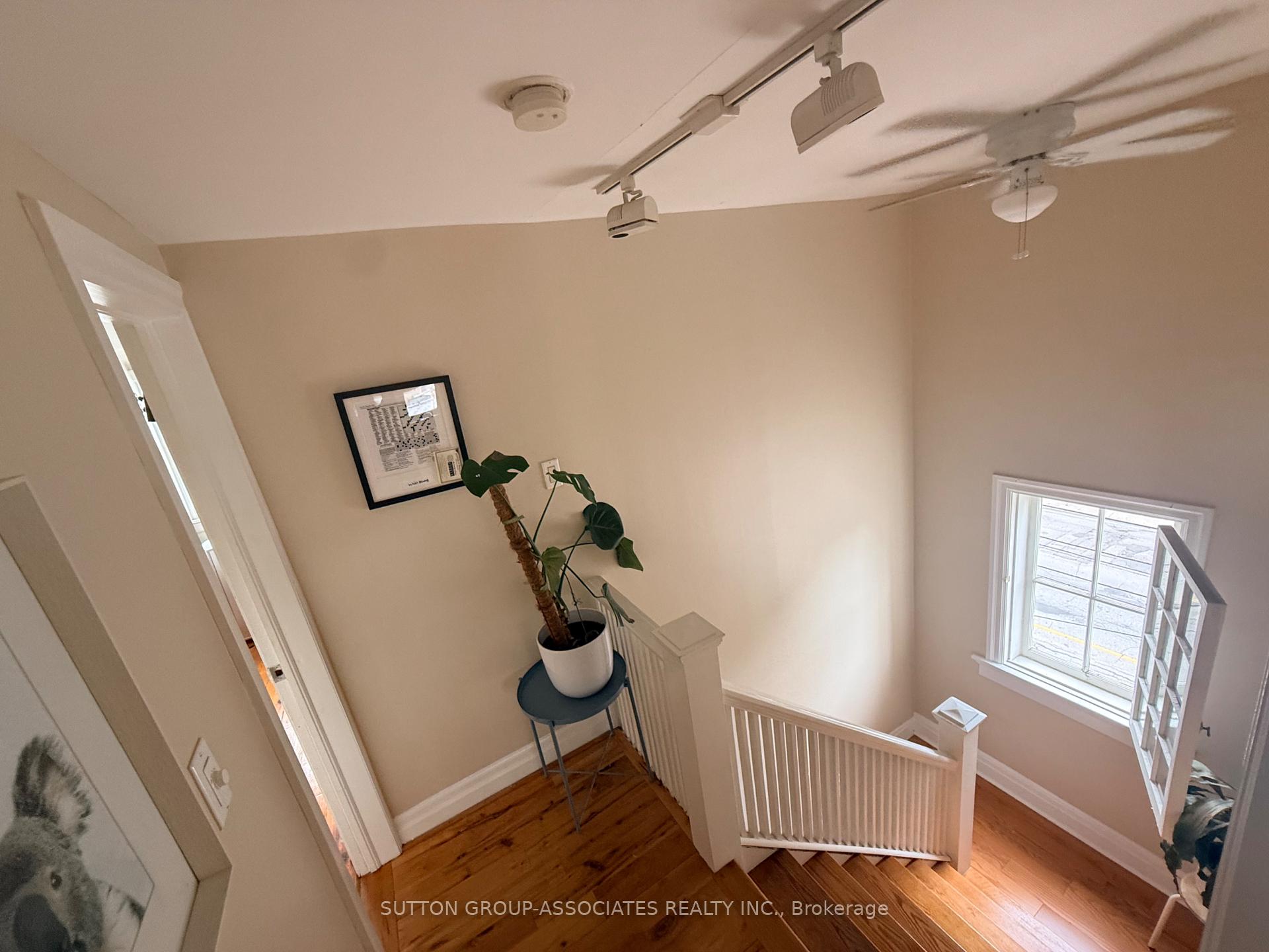 Photo 23 of Unit Upper, 184 Madison Avenue, Toronto, The Annex — HOMEH