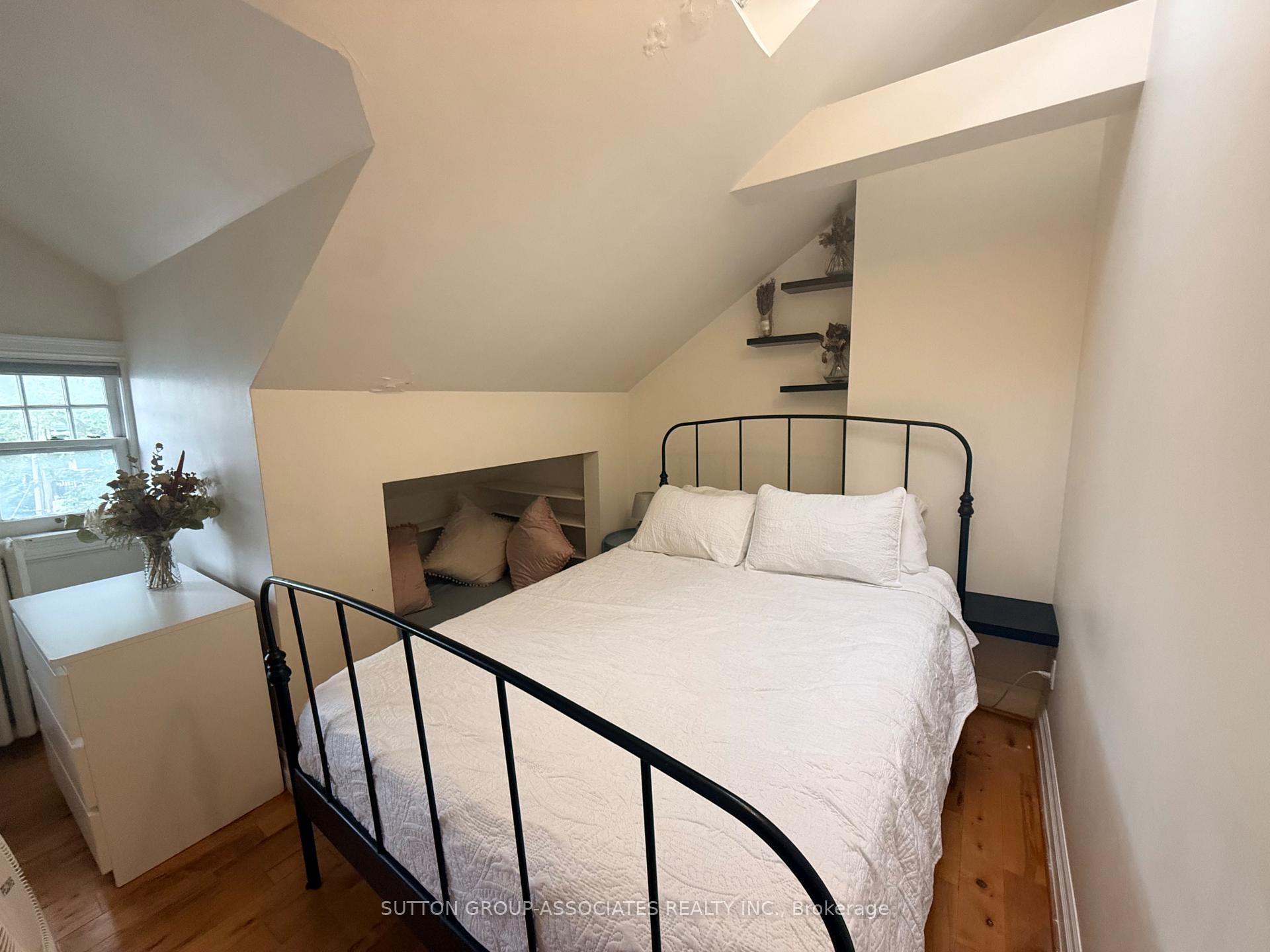 Photo 27 of Unit Upper, 184 Madison Avenue, Toronto, The Annex — HOMEH