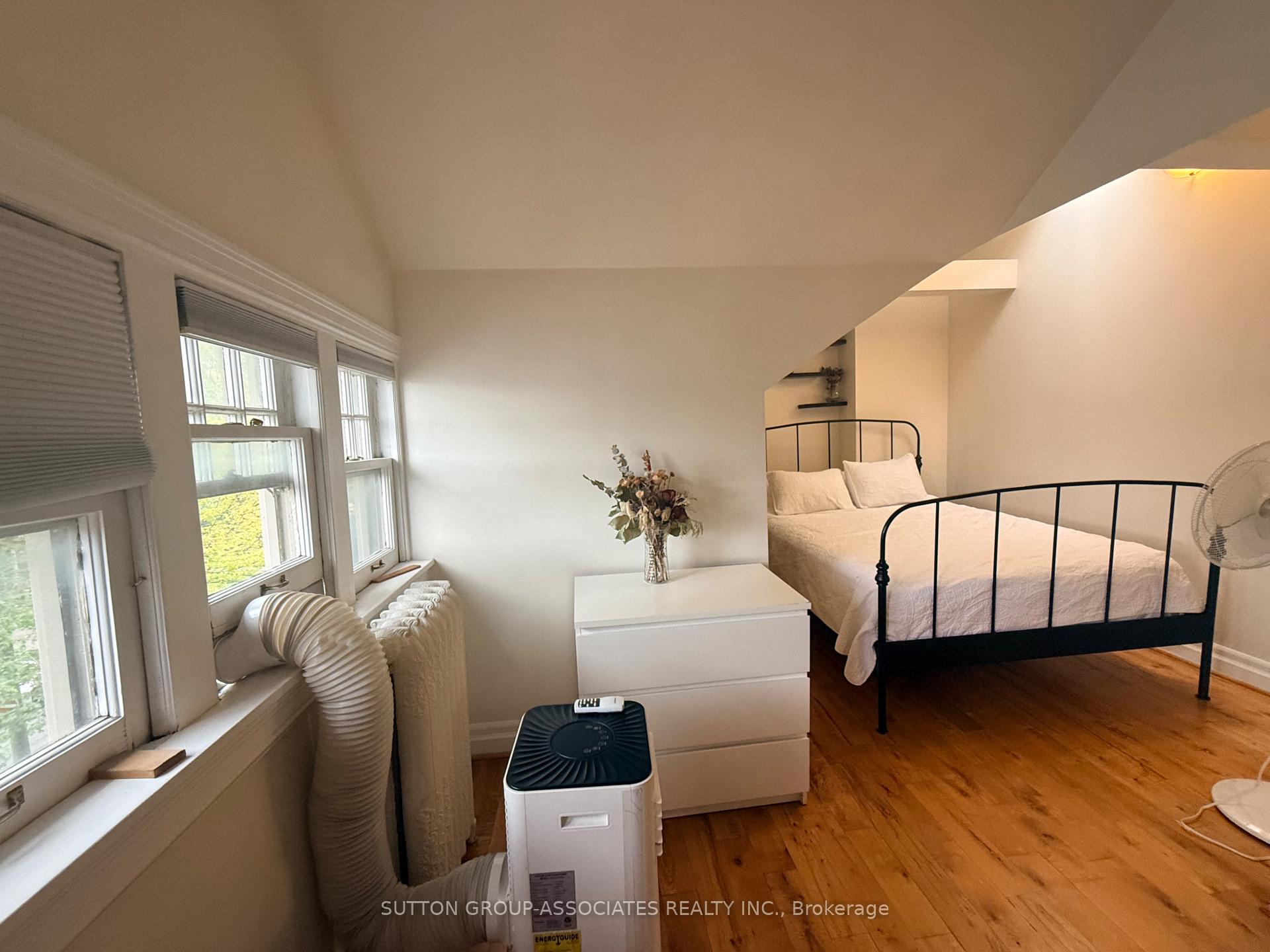 Photo 28 of Unit Upper, 184 Madison Avenue, Toronto, The Annex — HOMEH
