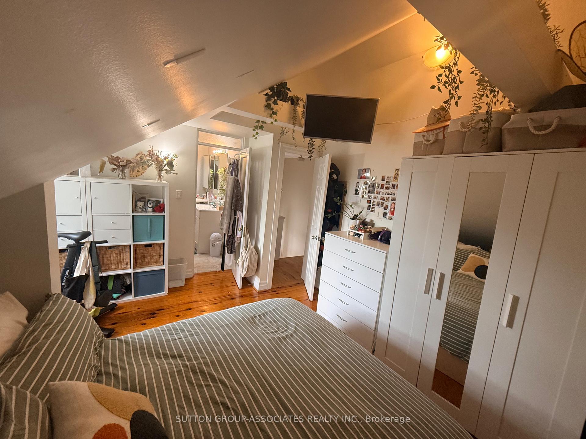 Photo 29 of Unit Upper, 184 Madison Avenue, Toronto, The Annex — HOMEH
