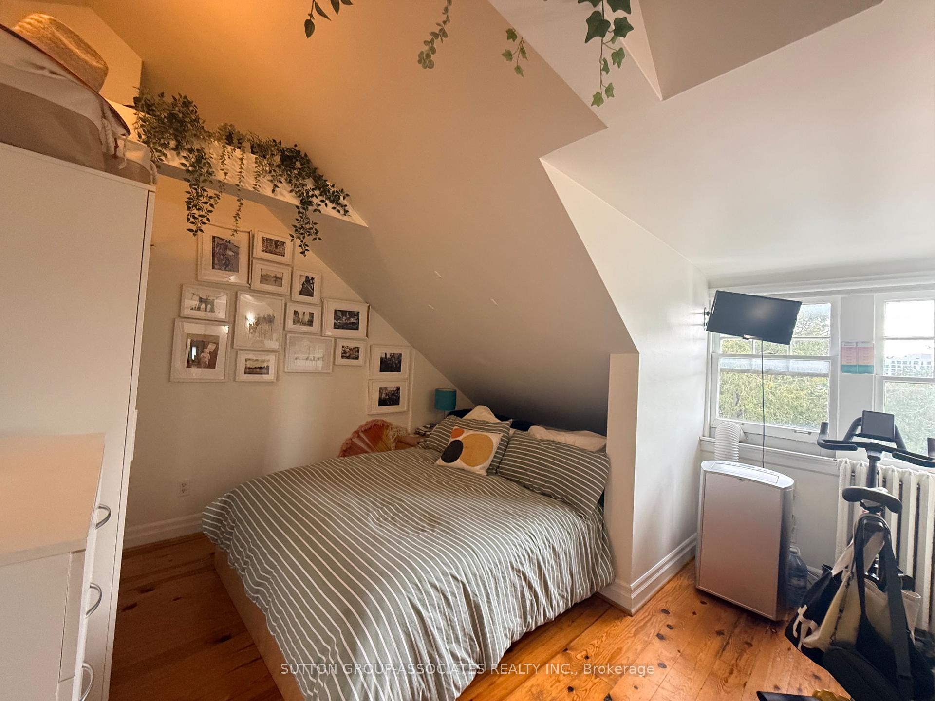 Photo 30 of Unit Upper, 184 Madison Avenue, Toronto, The Annex — HOMEH