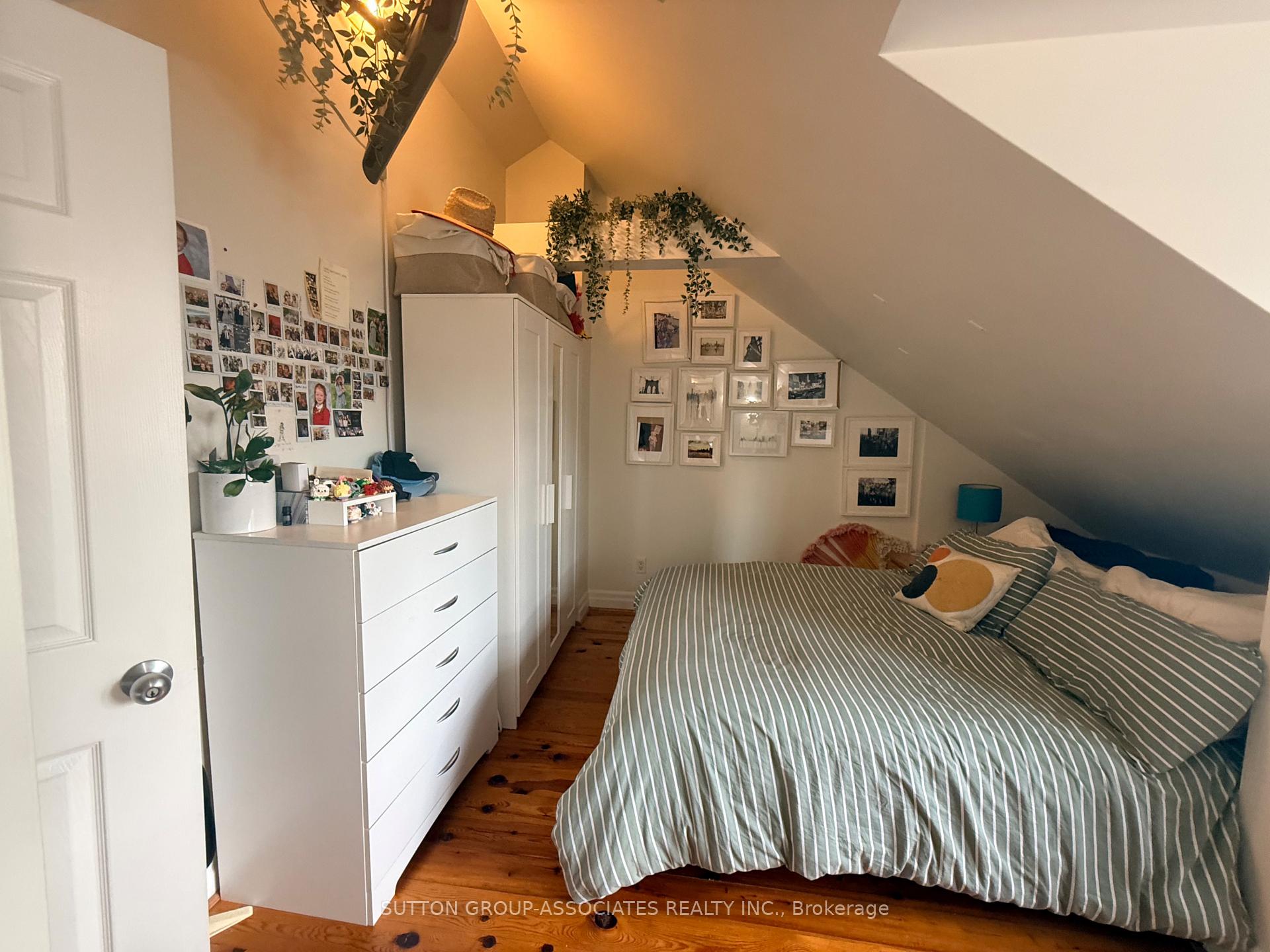 Photo 32 of Unit Upper, 184 Madison Avenue, Toronto, The Annex — HOMEH