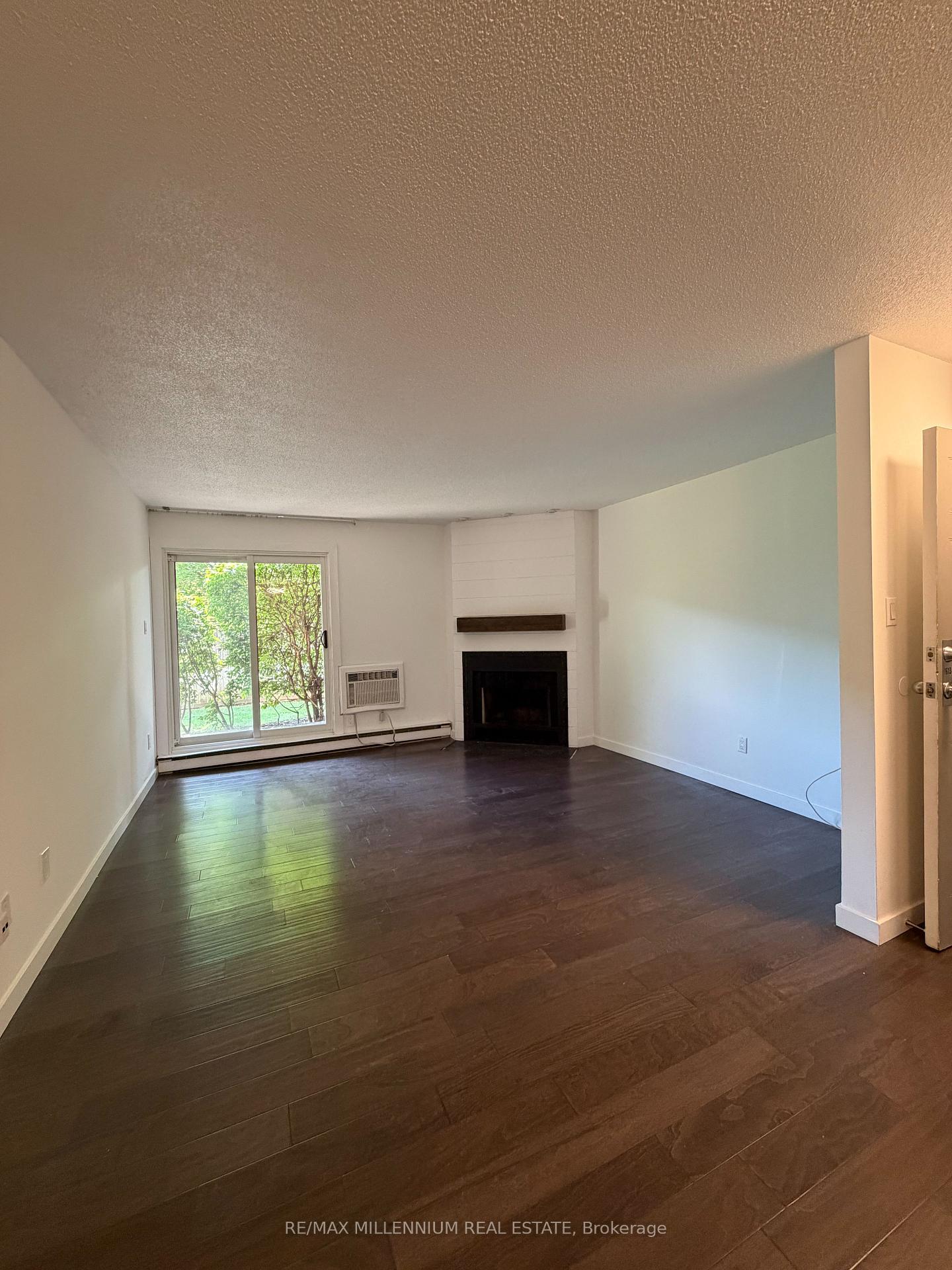 Photo 2 of Unit 1613, 1480 Pilgrims Way, Oakville, Glen Abbey — HOMEH