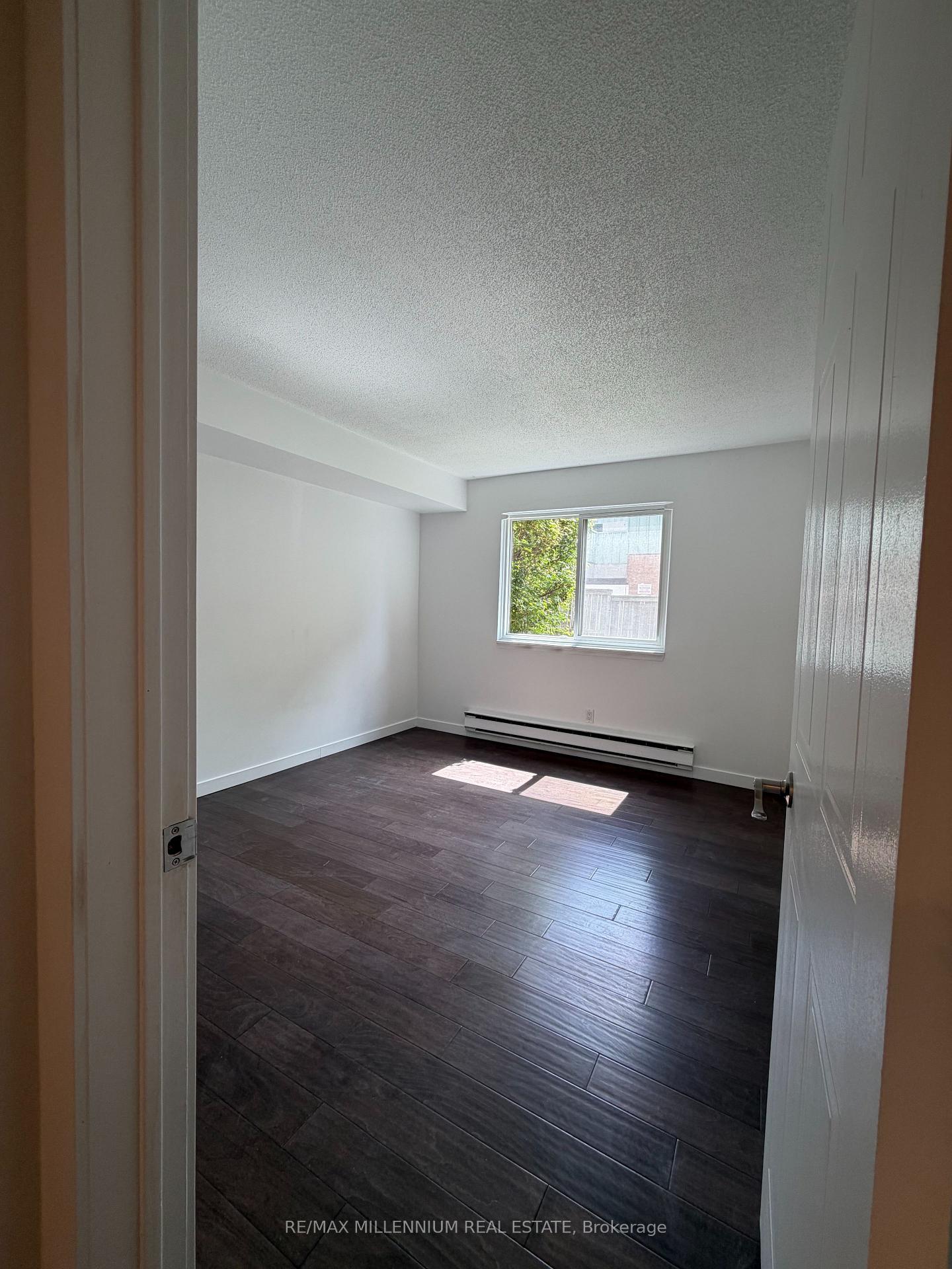 Photo 5 of Unit 1613, 1480 Pilgrims Way, Oakville, Glen Abbey — HOMEH