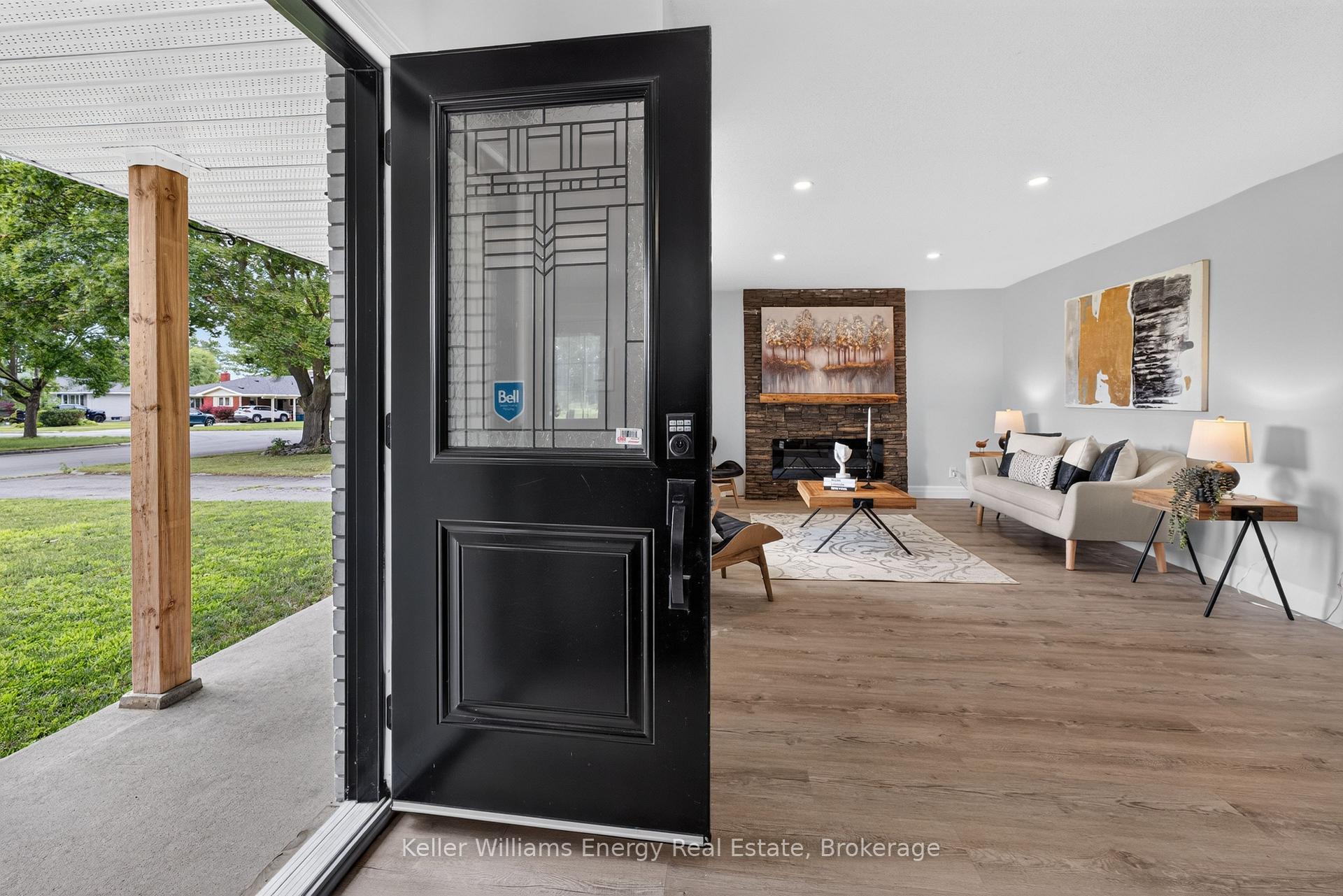 Photo 1 of 7 Glenarden Crescent, Belleville, Belleville Ward — HOMEH