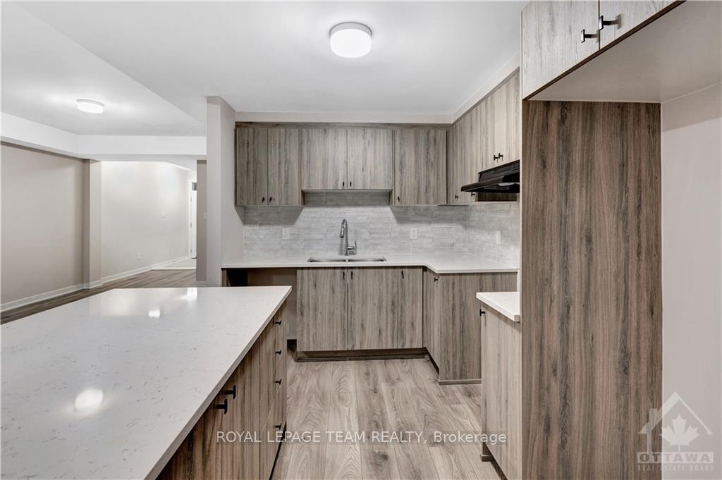 Photo 12 of 325 Olivenite Private, Ottawa, Barrhaven - Heritage Park — HOMEH