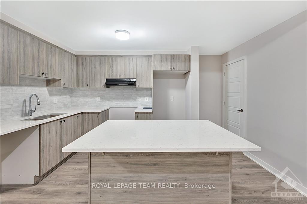 Photo 14 of 325 Olivenite Private, Ottawa, Barrhaven - Heritage Park — HOMEH
