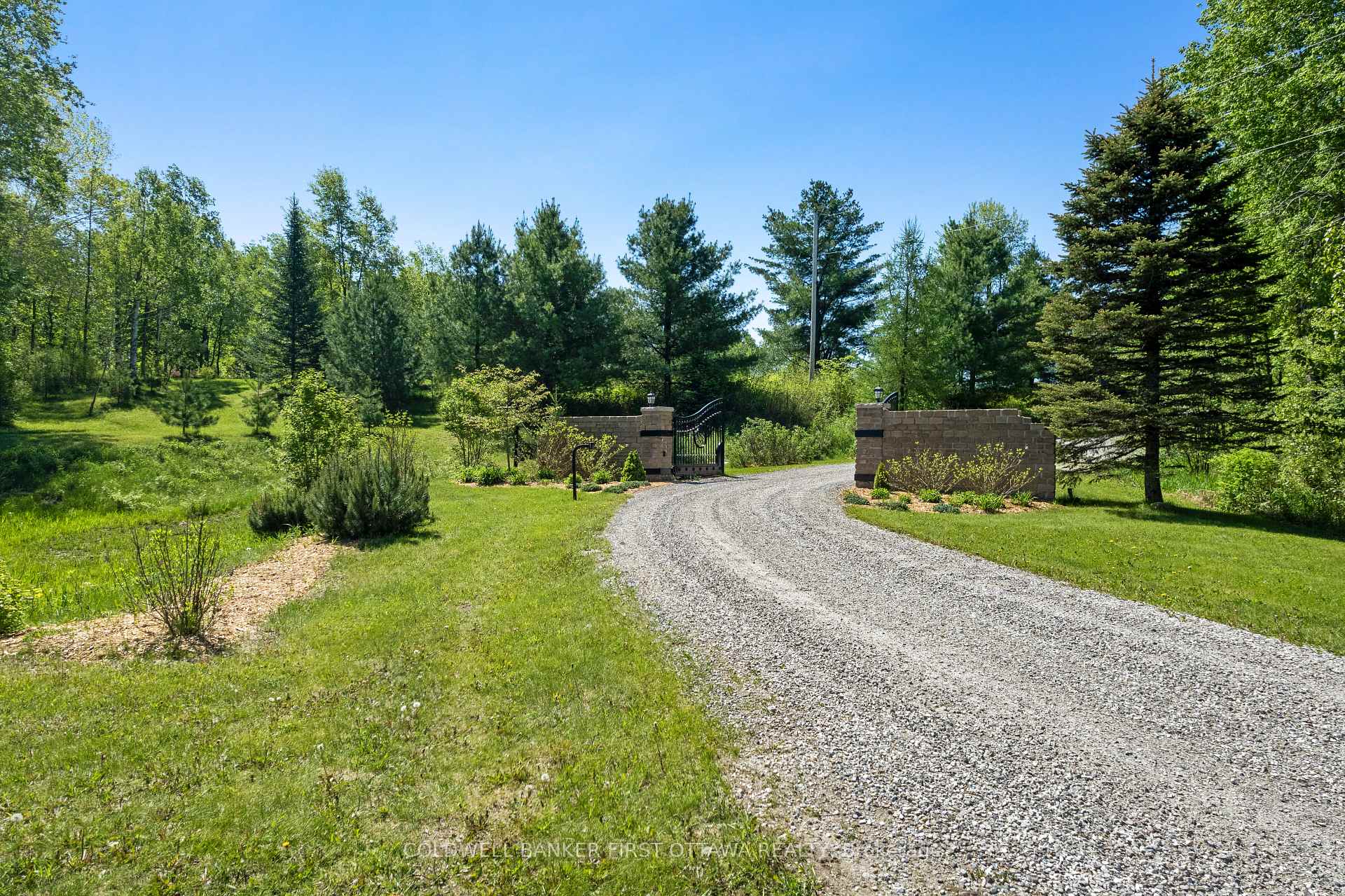 Photo 44 of 19067 Highway 7, Tay Valley, Bathurst/Burgess & Sherbrooke (Bathurst) Twp — HOMEH