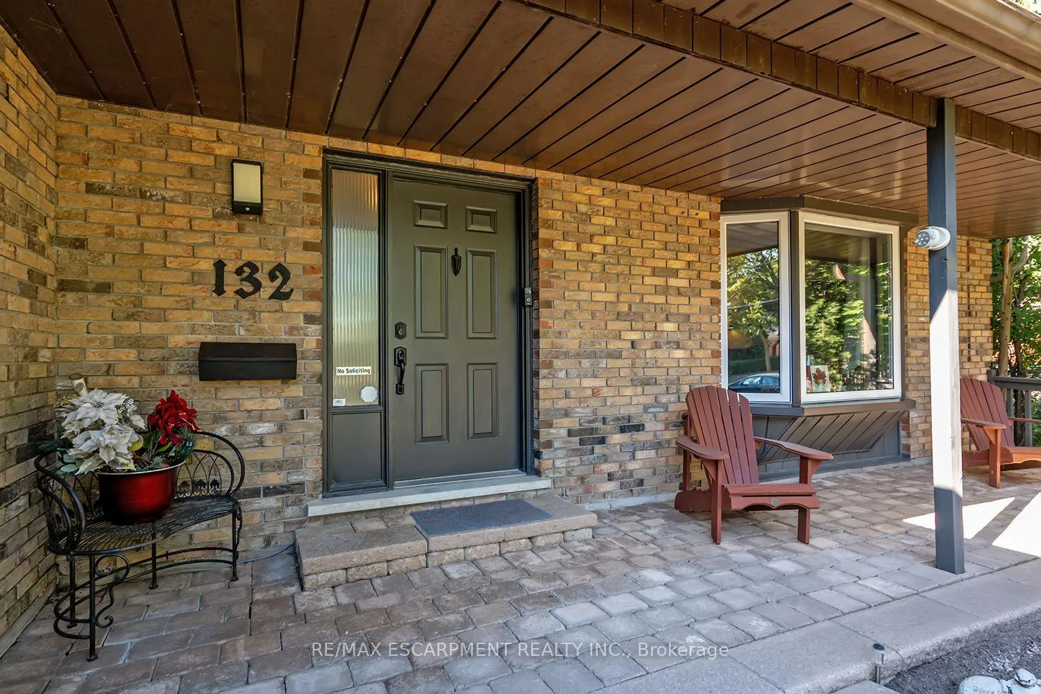 Photo 3 of 132 Hampton Heath Road, Burlington, Appleby — HOMEH