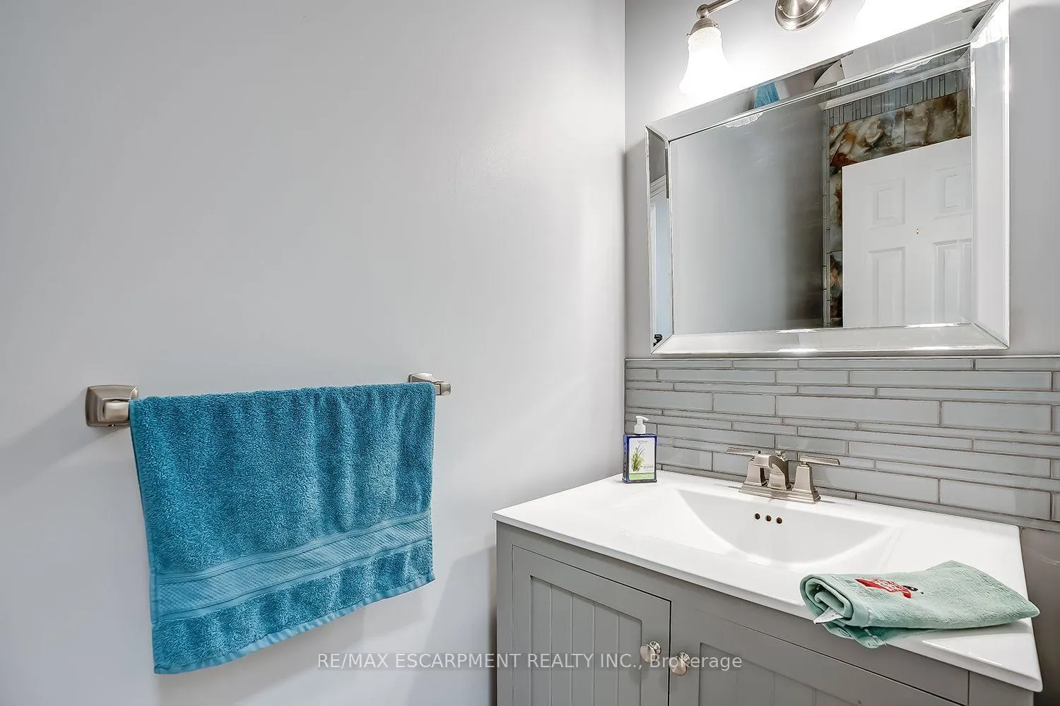 Photo 21 of 132 Hampton Heath Road, Burlington, Appleby — HOMEH