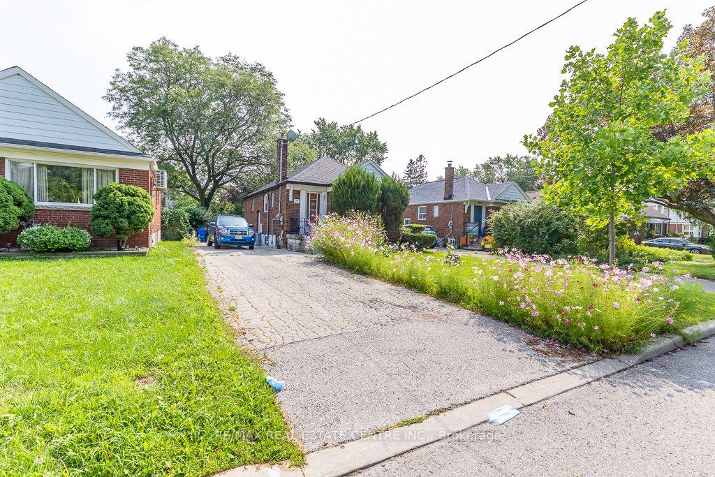 Photo 2 of 27 Innismore Crescent, Scarborough, Wexford-Maryvale — HOMEH