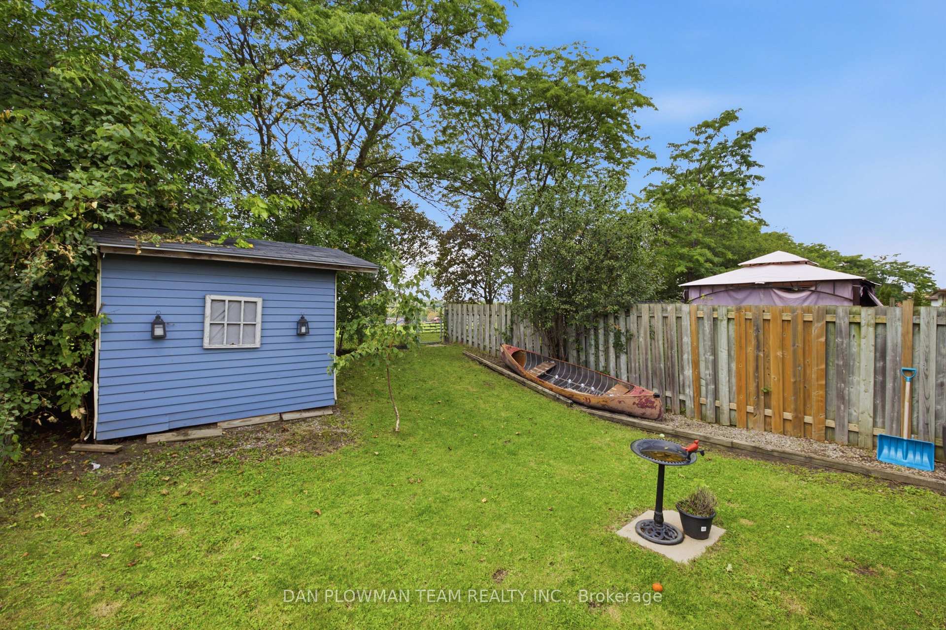Photo 29 of 302 Vancouver Crescent, Oshawa, Vanier — HOMEH