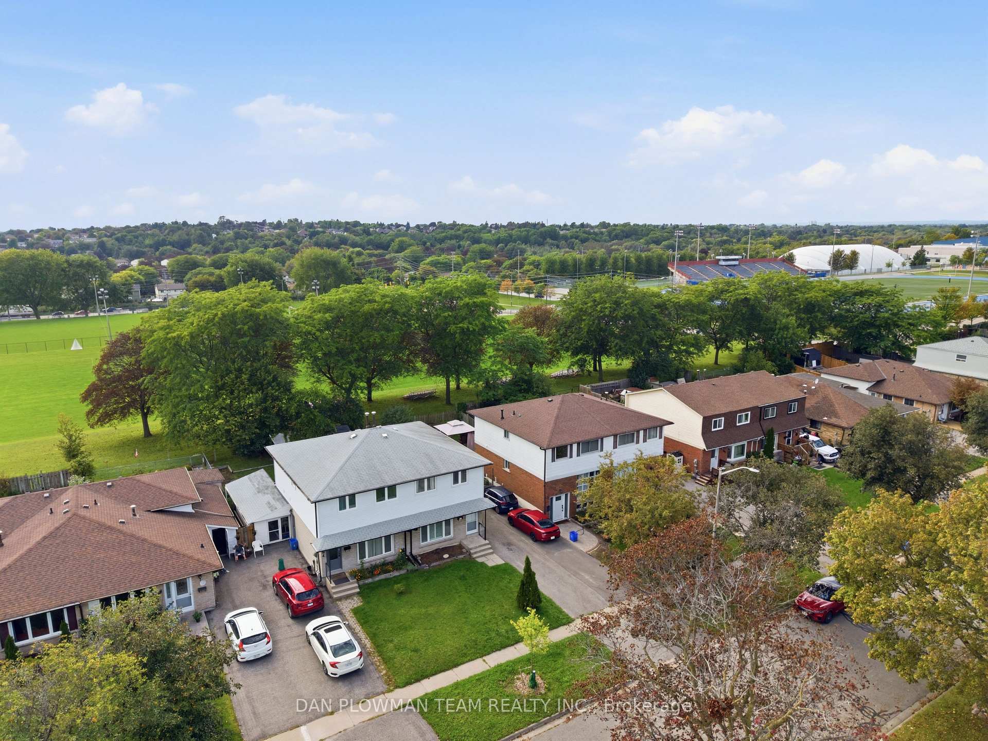 Photo 34 of 302 Vancouver Crescent, Oshawa, Vanier — HOMEH