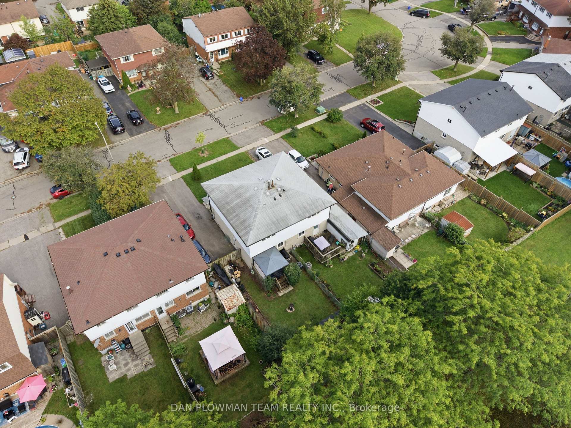 Photo 35 of 302 Vancouver Crescent, Oshawa, Vanier — HOMEH