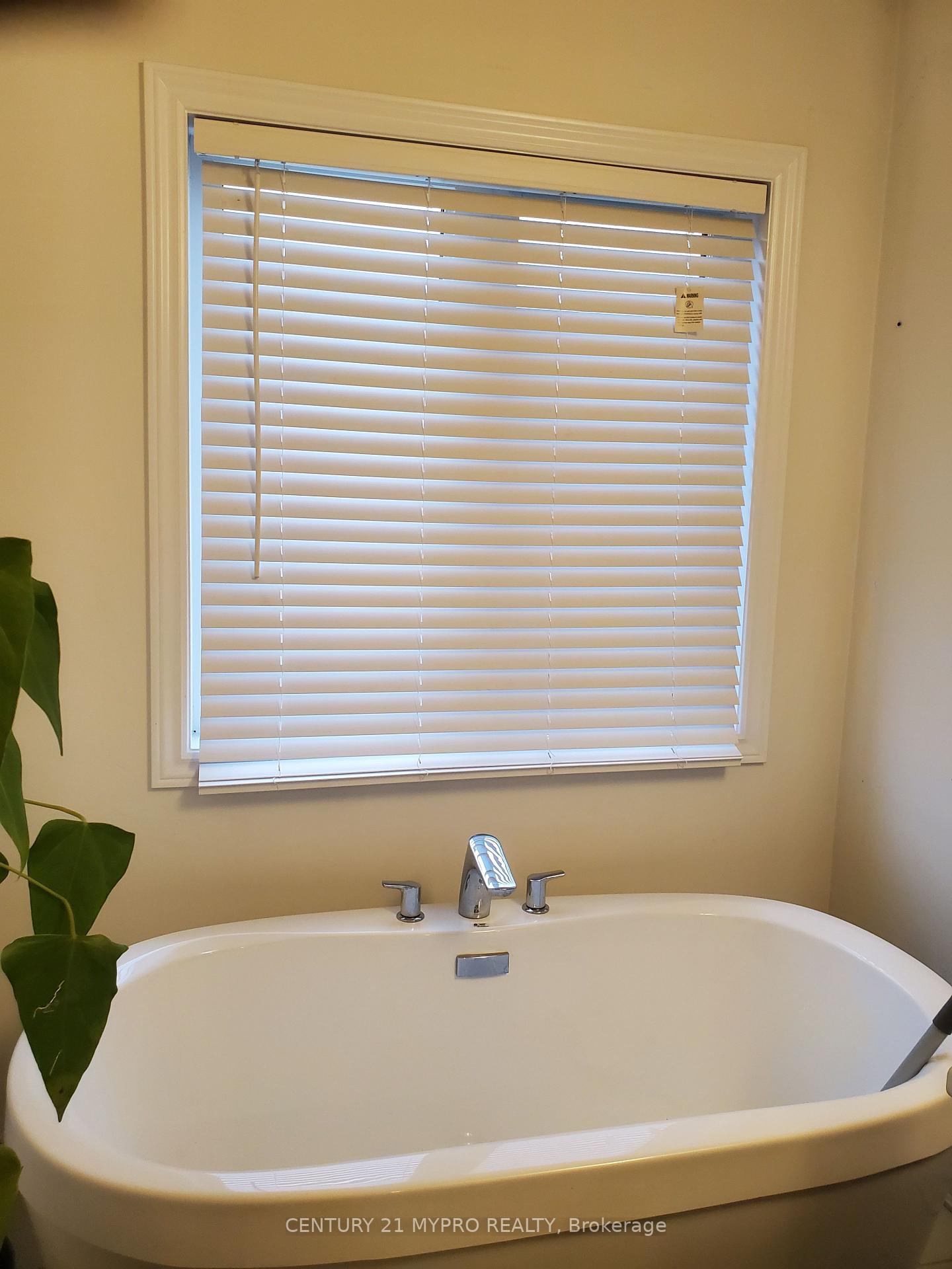 Photo 14 of 26 Marlborough Street, Whitby, Rolling Acres — HOMEH