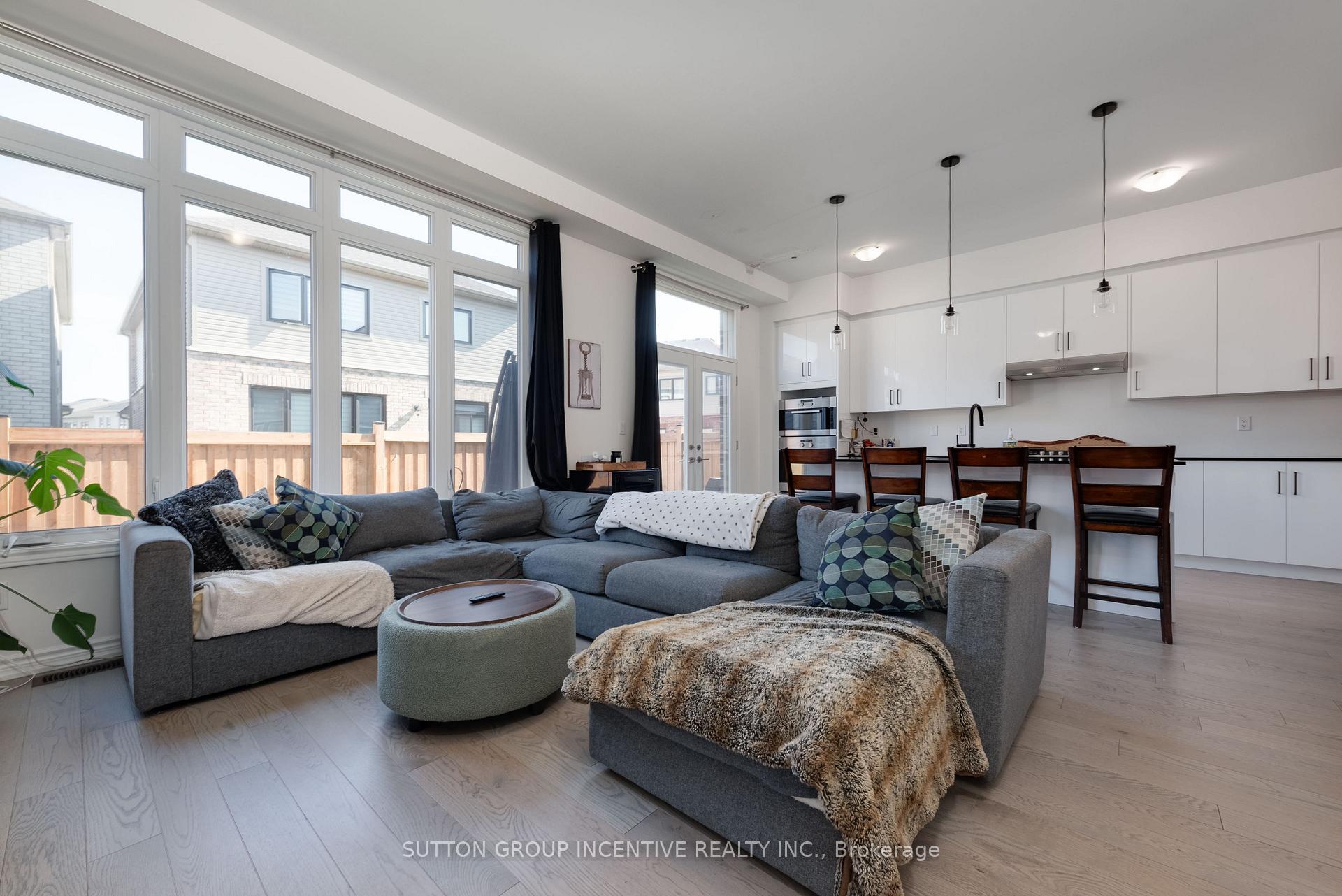 Photo 6 of 84 Shepherd Drive, Barrie, Rural Barrie Southeast — HOMEH
