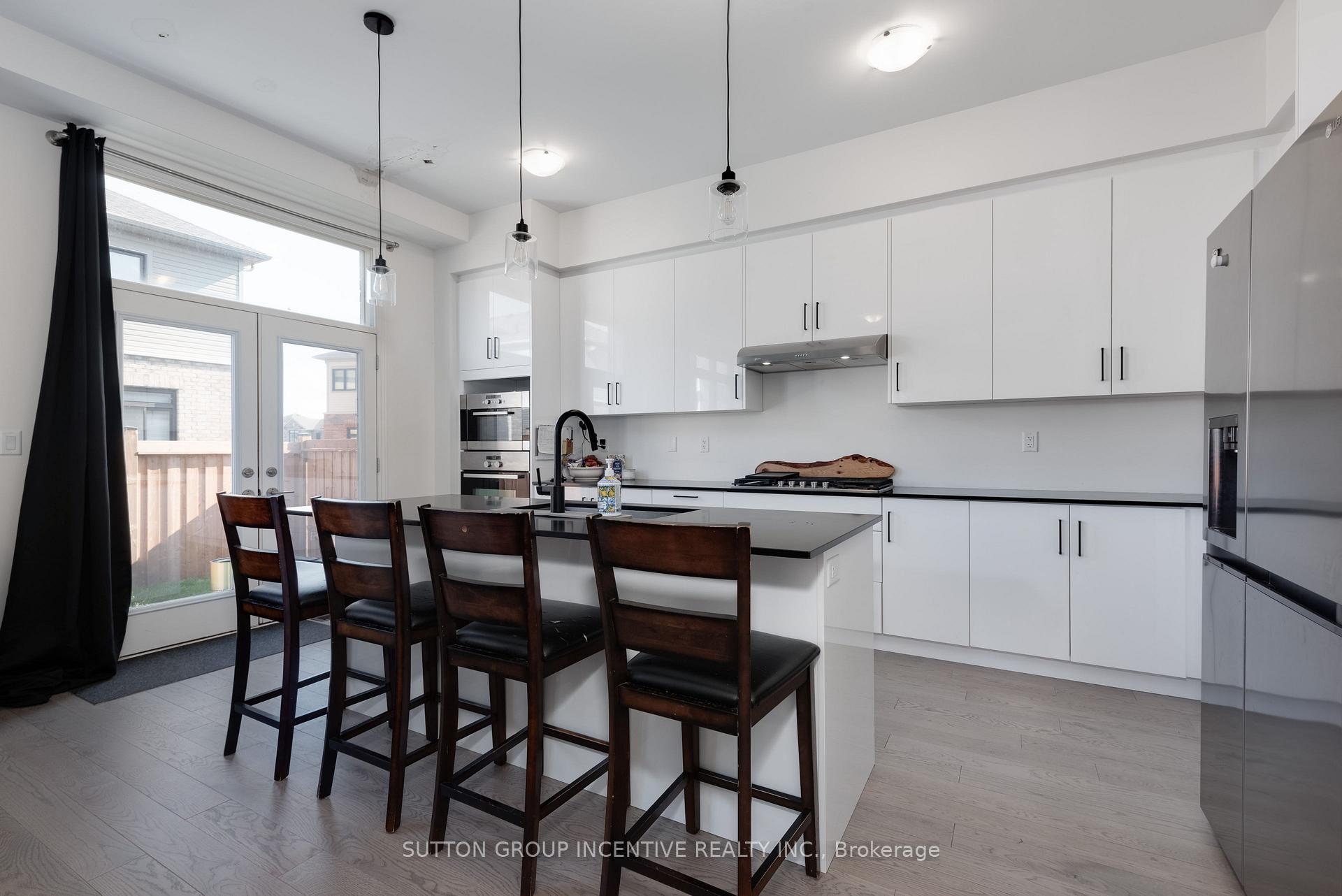 Photo 7 of 84 Shepherd Drive, Barrie, Rural Barrie Southeast — HOMEH