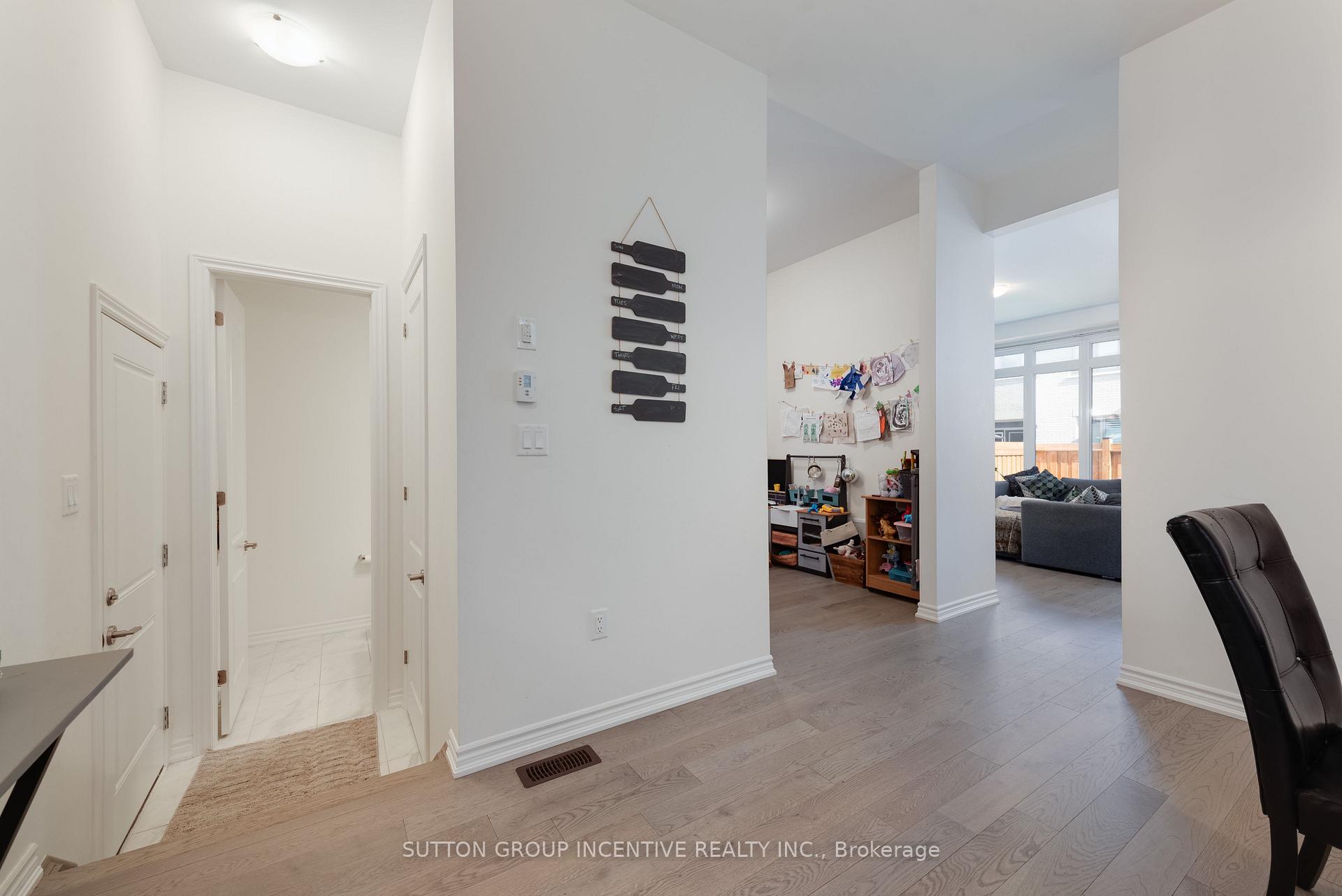 Photo 12 of 84 Shepherd Drive, Barrie, Rural Barrie Southeast — HOMEH