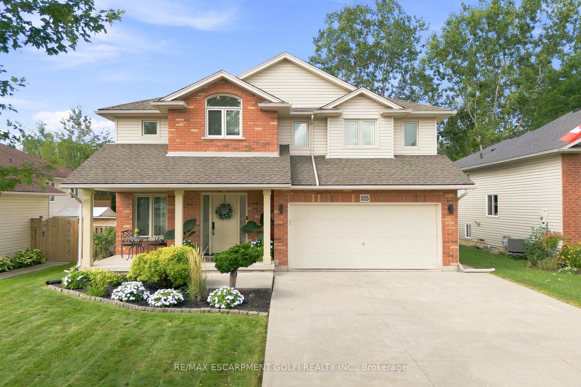 Photo of 325 Foxtail Avenue