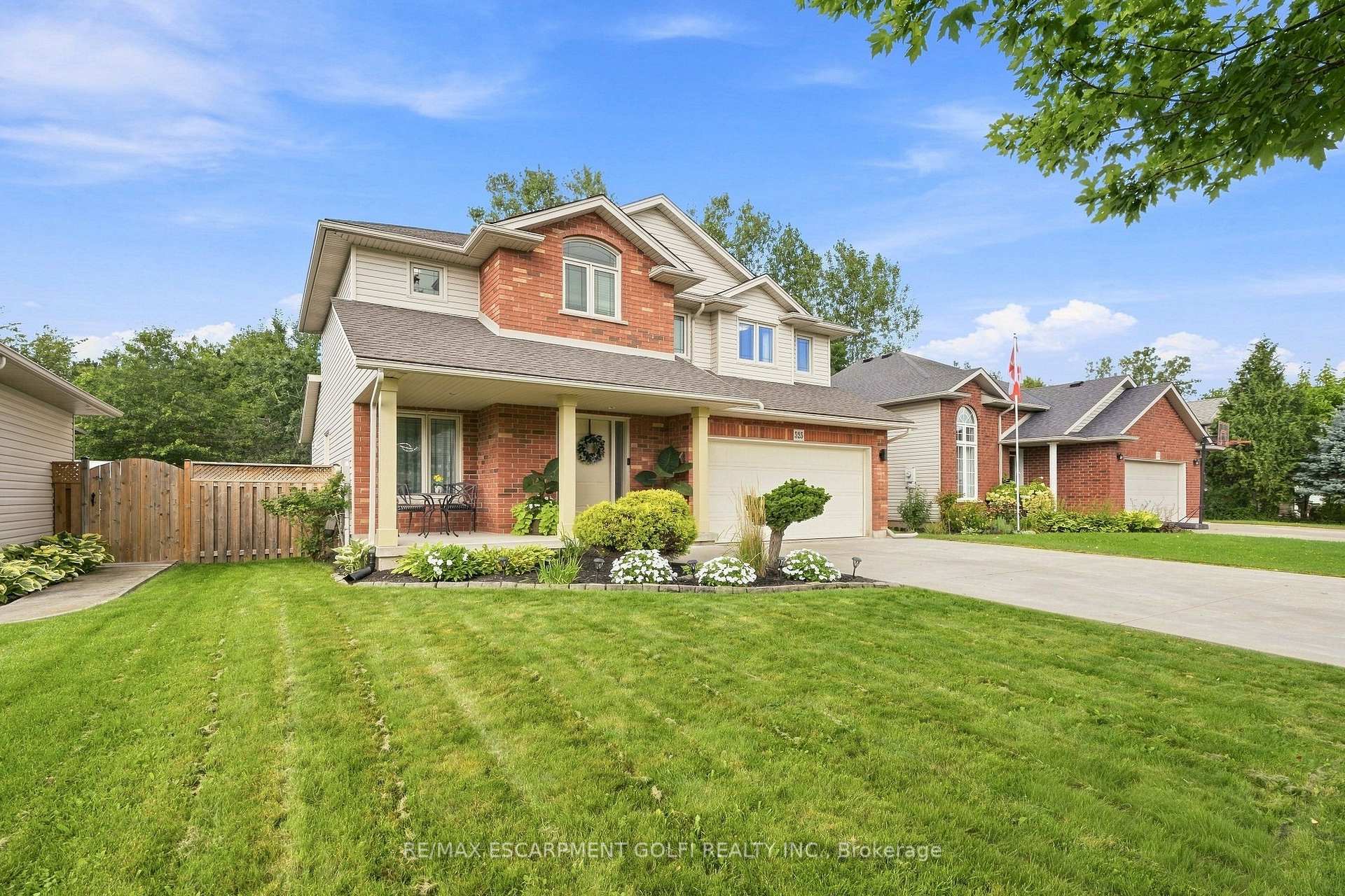 Photo 2 of 325 Foxtail Avenue, Welland, West Welland — HOMEH