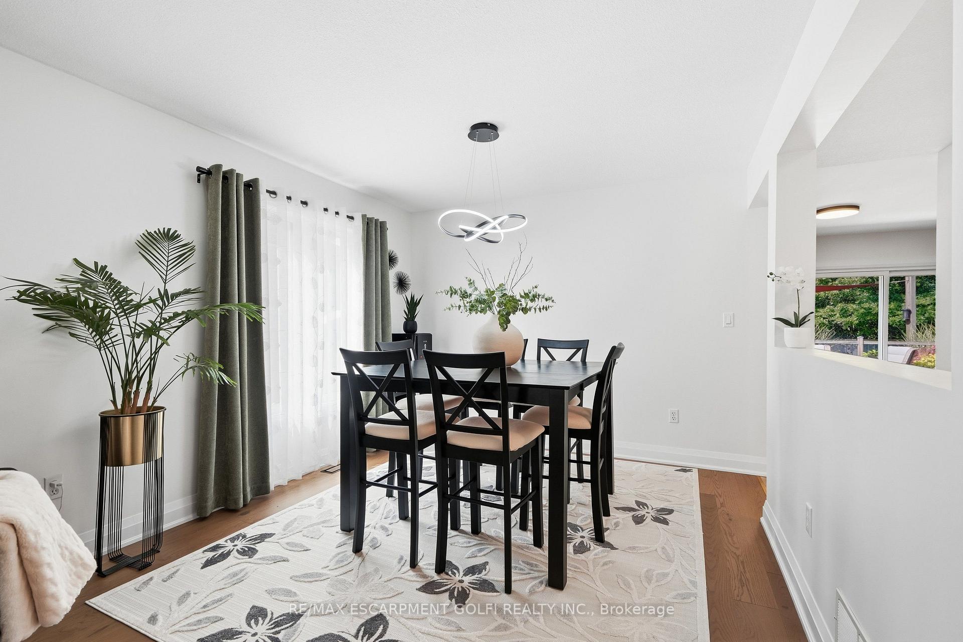Photo 6 of 325 Foxtail Avenue, Welland, West Welland — HOMEH